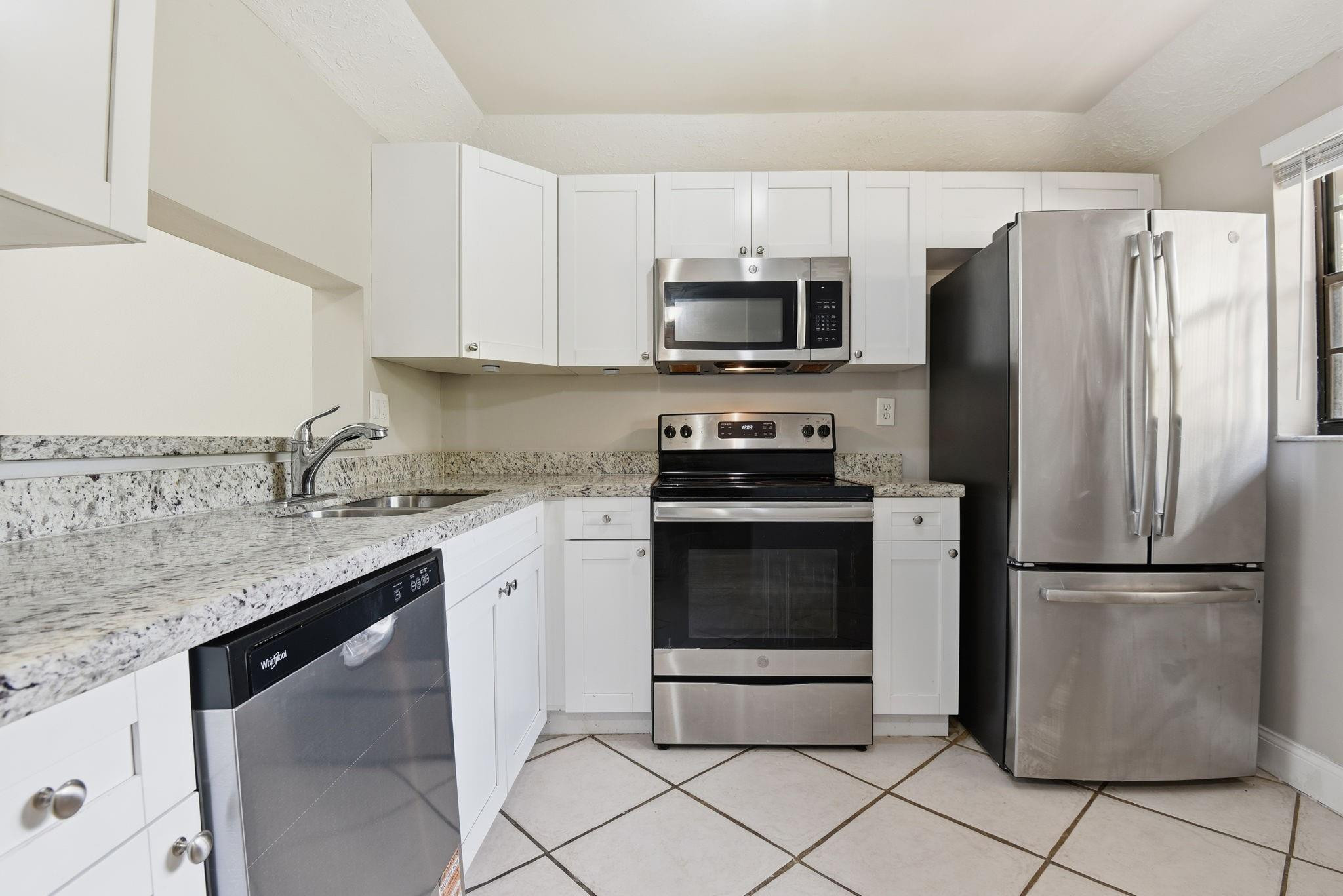 GARDENS OF KENDALL SO CONDO #1 - Residential