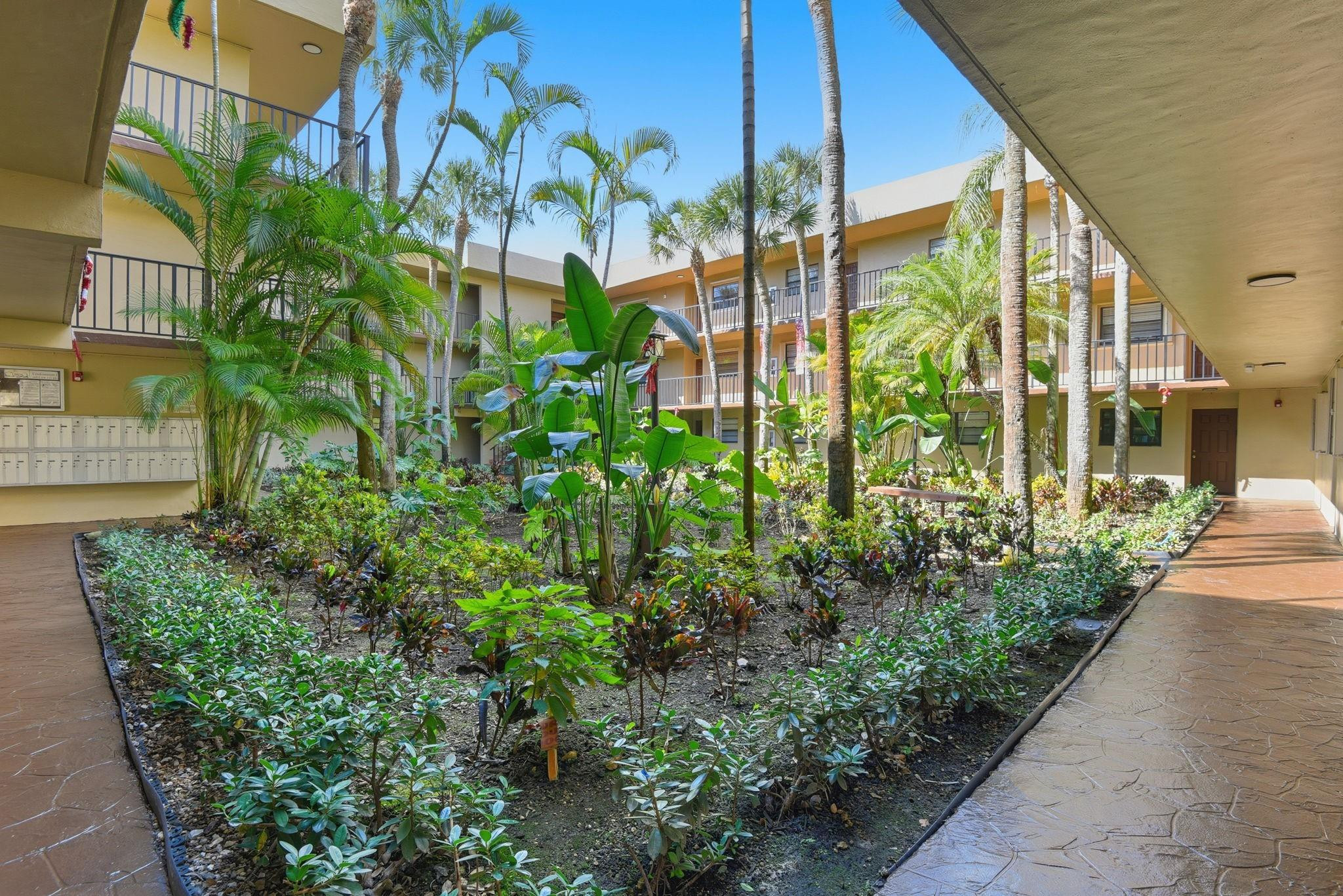 GARDENS OF KENDALL SO CONDO #1 - Residential