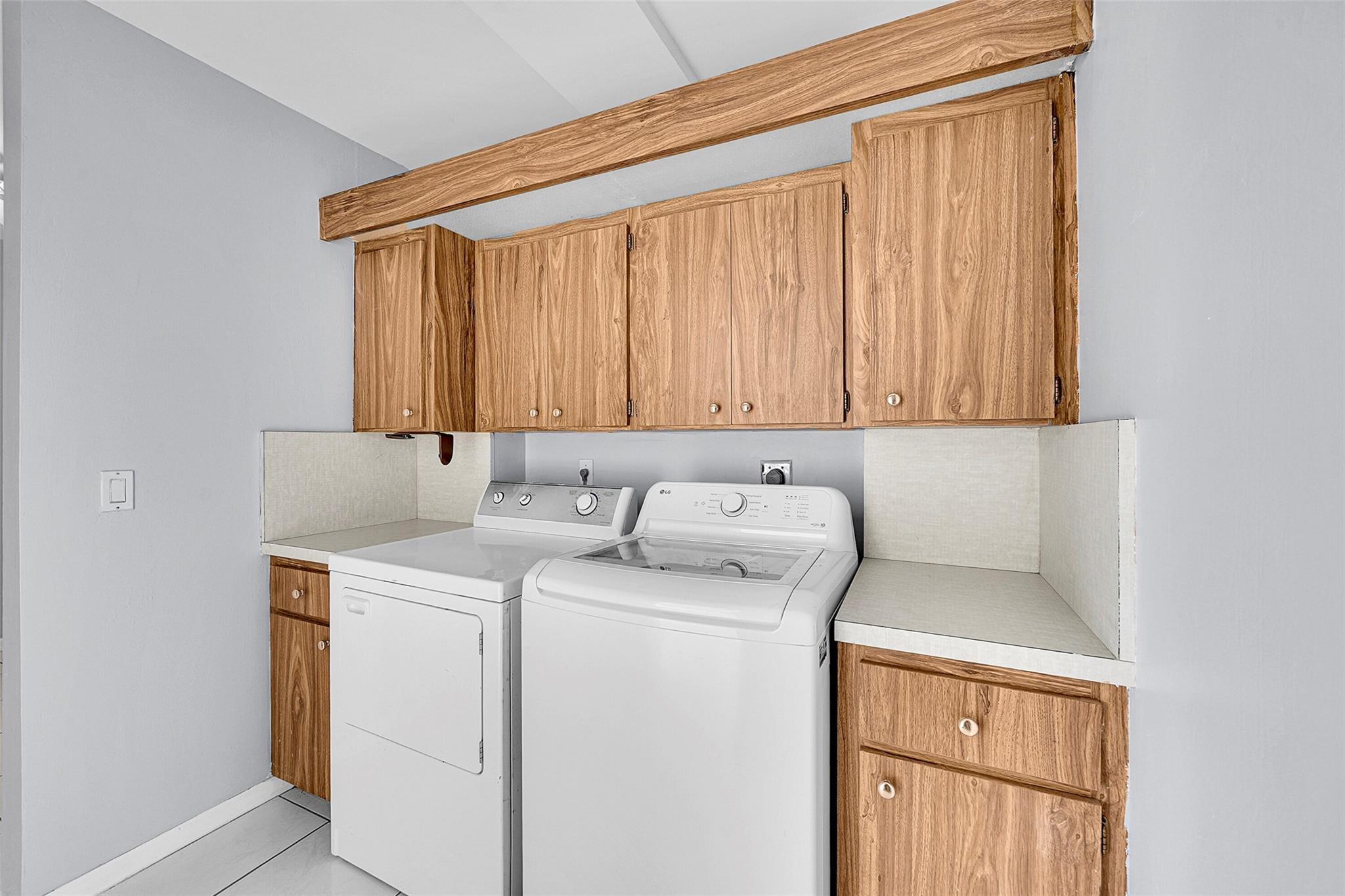 CONDO 22 OF WHITEHALL CONDOS - Residential