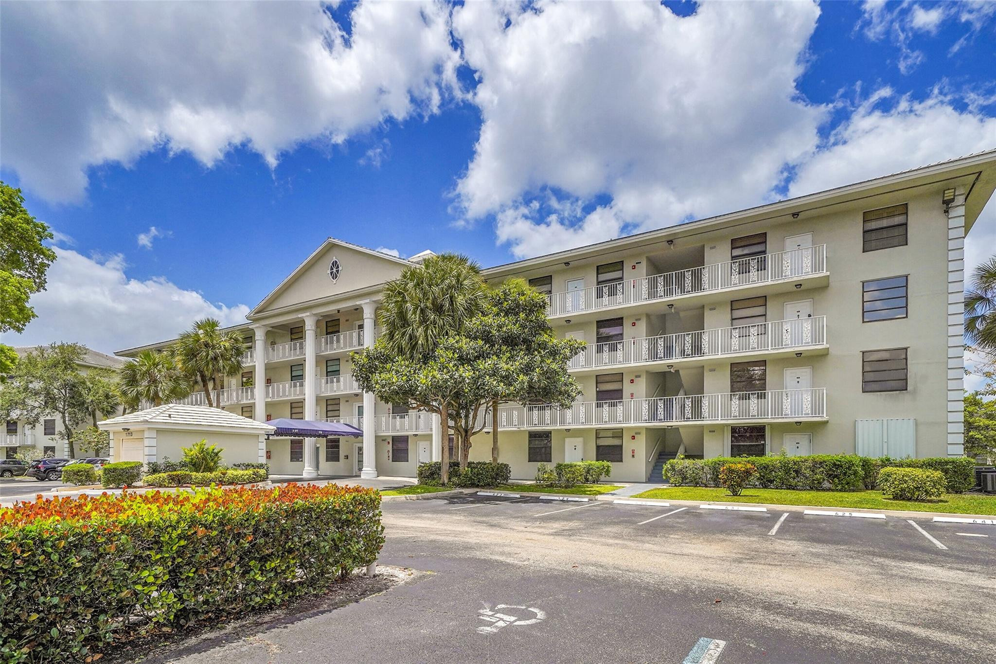 CONDO 22 OF WHITEHALL CONDOS - Residential