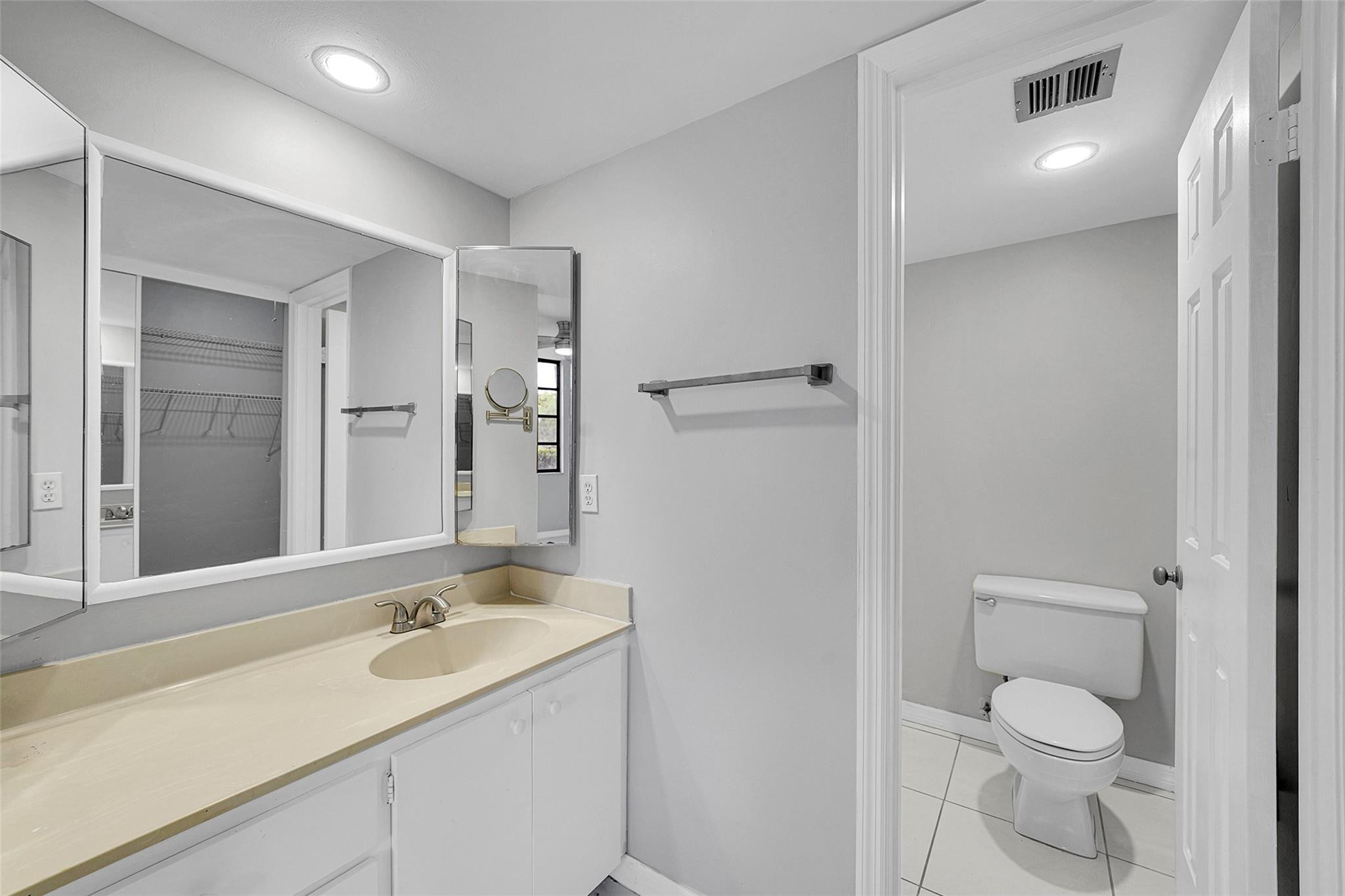 CONDO 22 OF WHITEHALL CONDOS - Residential