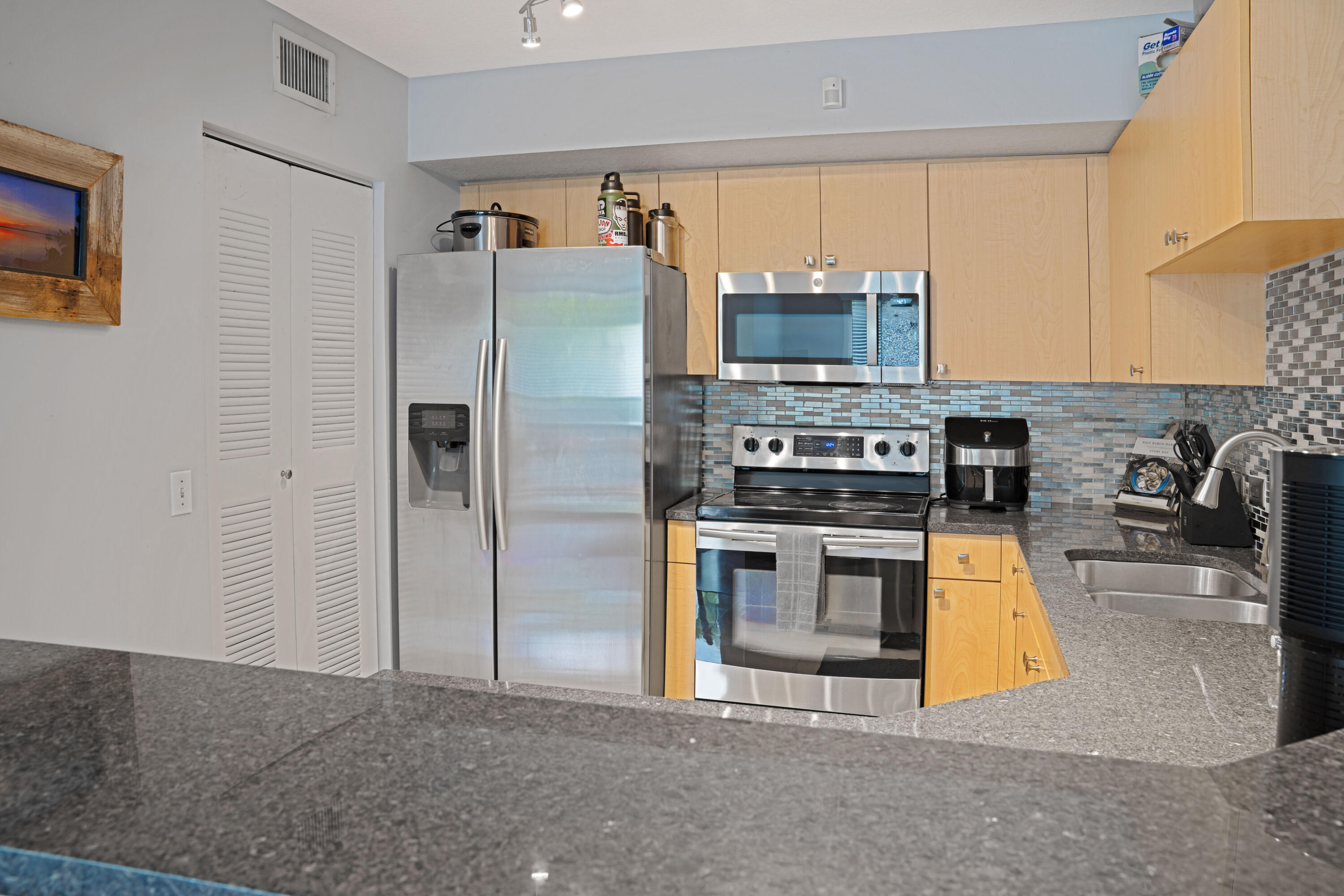 VILLA DEL SOL CONDOMINIUM - Residential