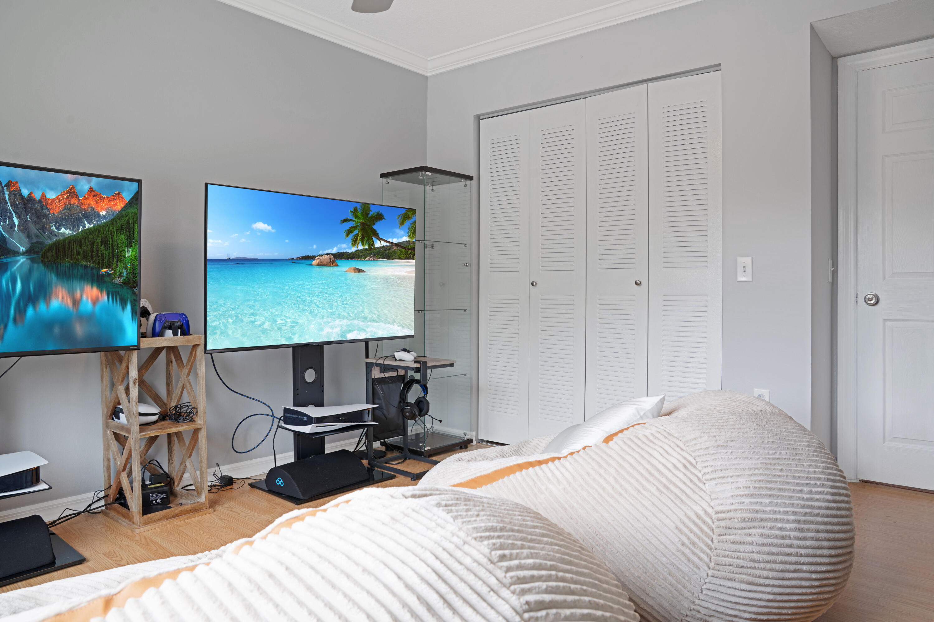 VILLA DEL SOL CONDOMINIUM - Residential