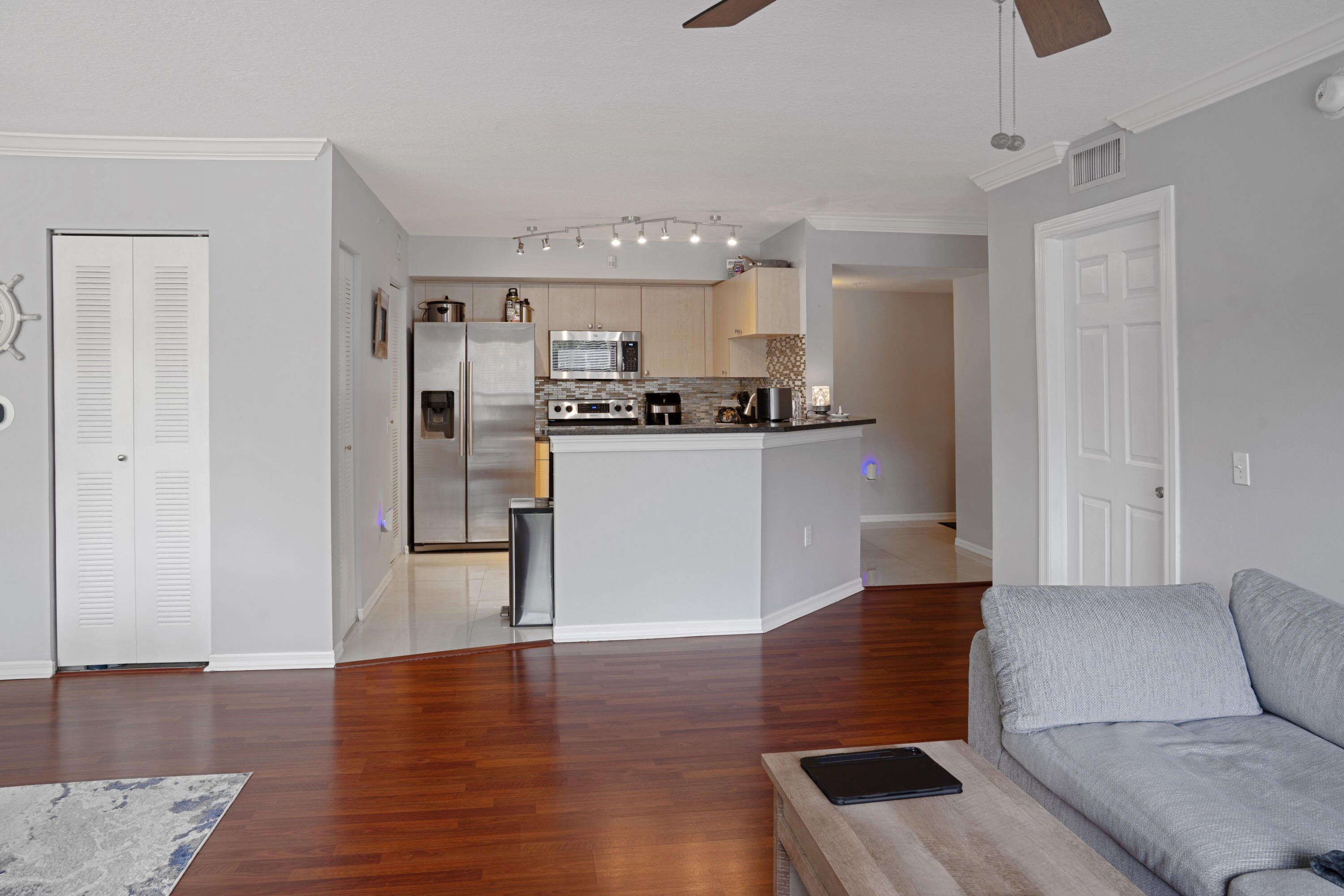 VILLA DEL SOL CONDOMINIUM - Residential