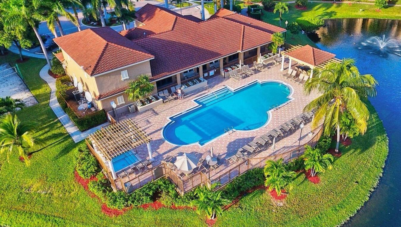 VILLA DEL SOL CONDOMINIUM - Residential
