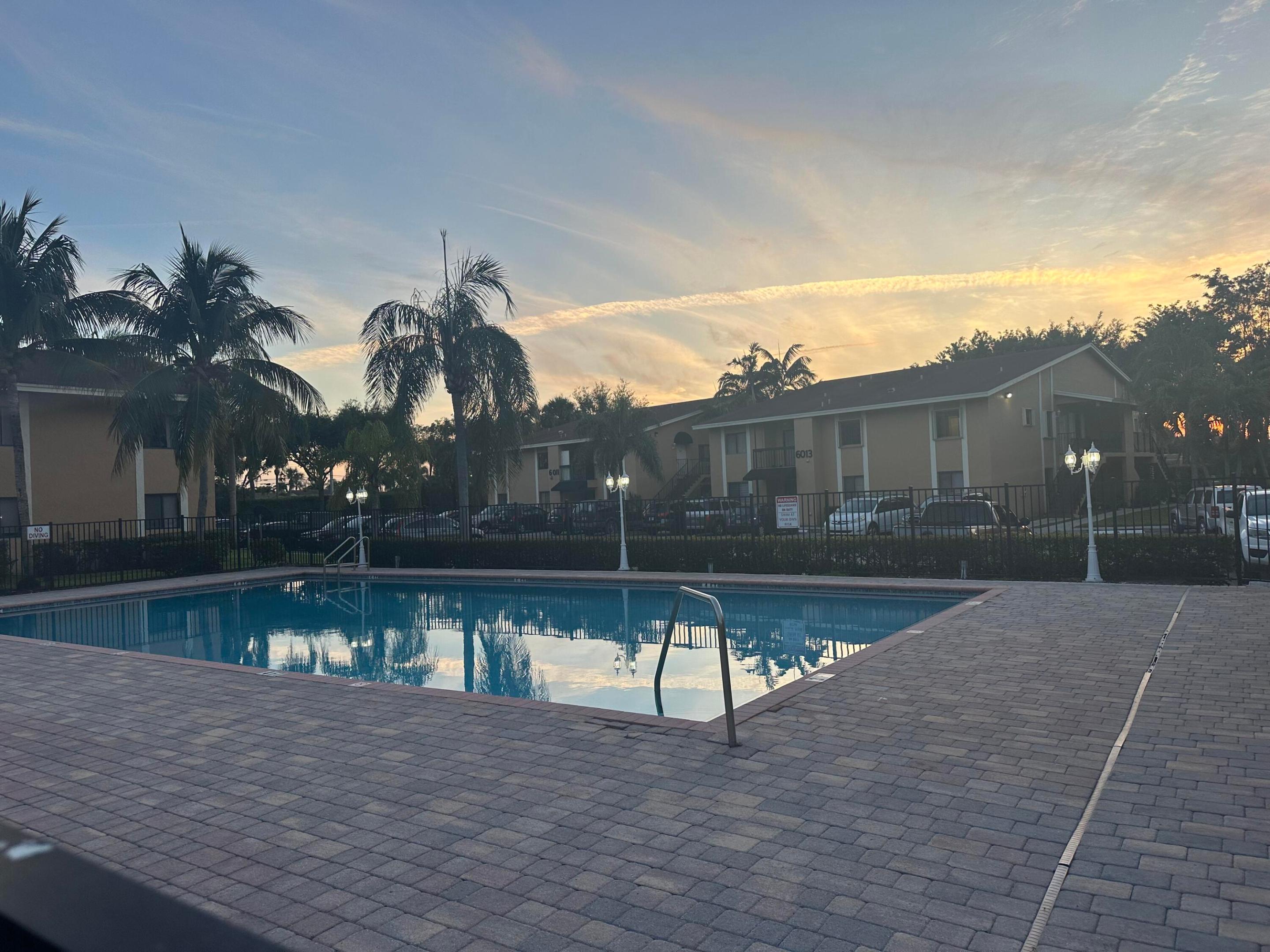 LAURELS AT SHERWOOD CONDO - Residential Lease