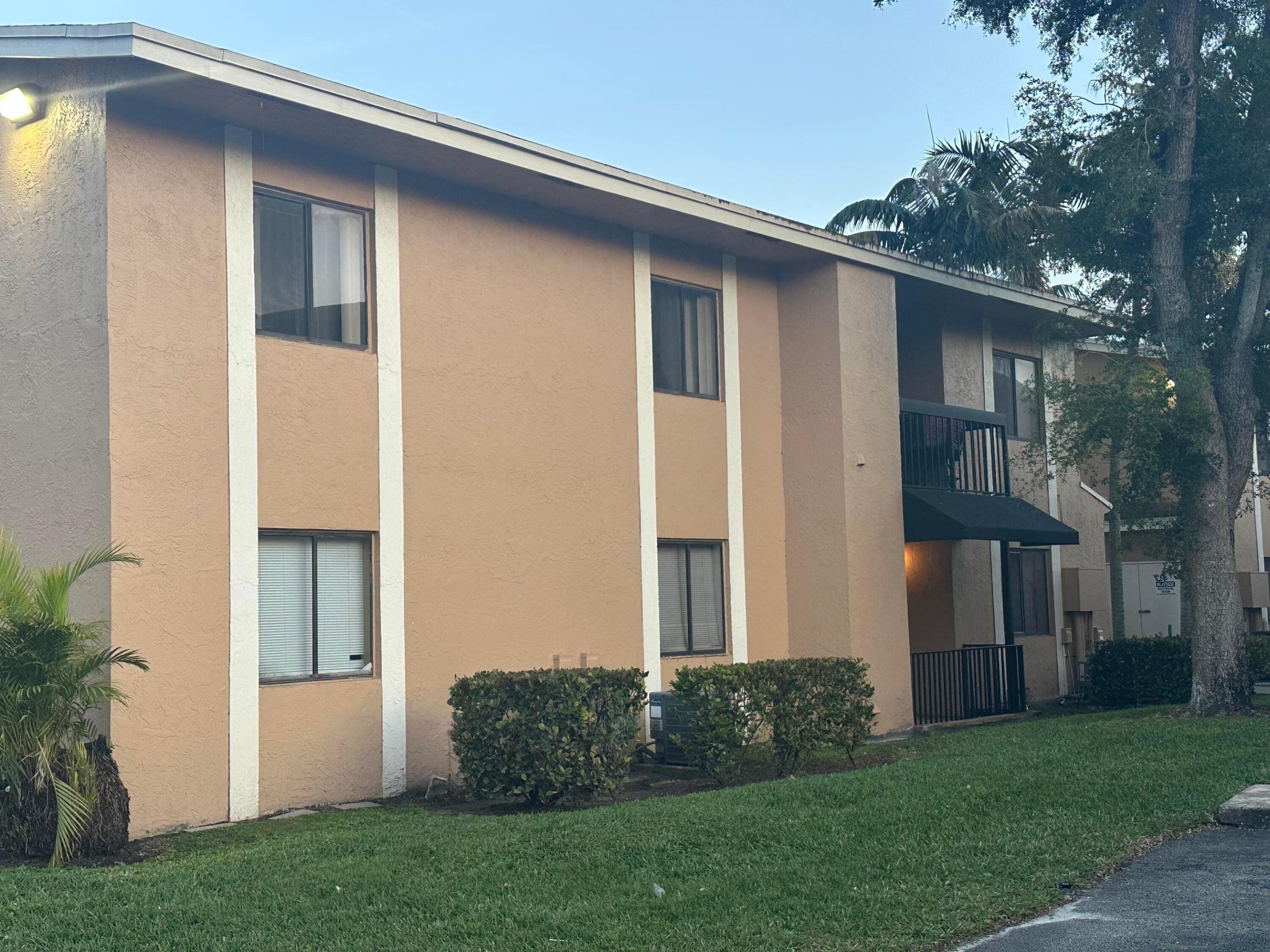 LAURELS AT SHERWOOD CONDO - Residential Lease
