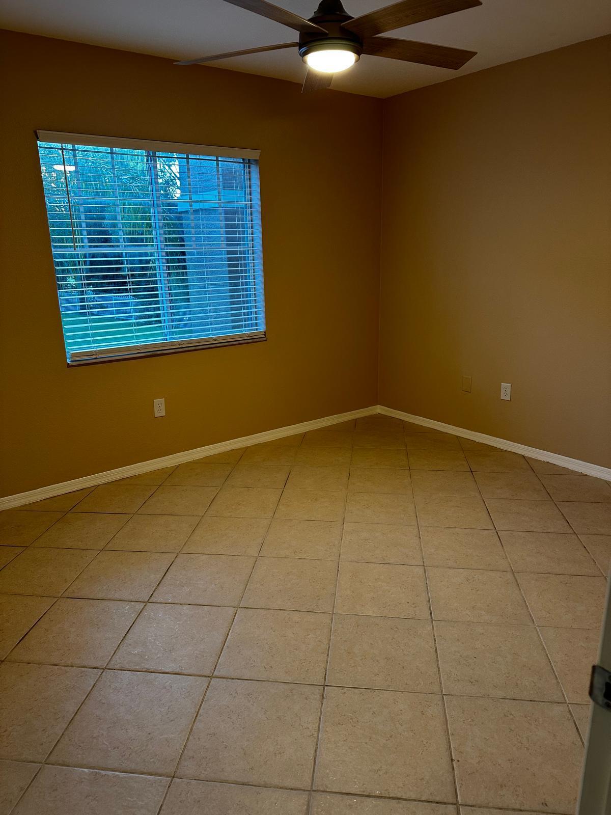 VILLAS AT EMERALD DUNES CONDO - Residential Lease