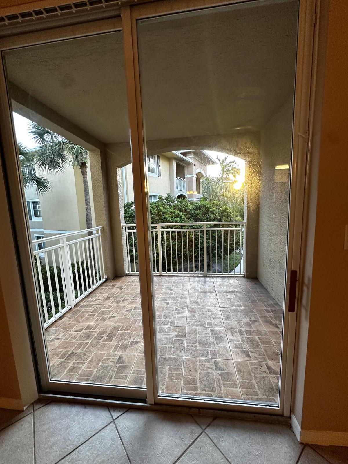 VILLAS AT EMERALD DUNES CONDO - Residential Lease