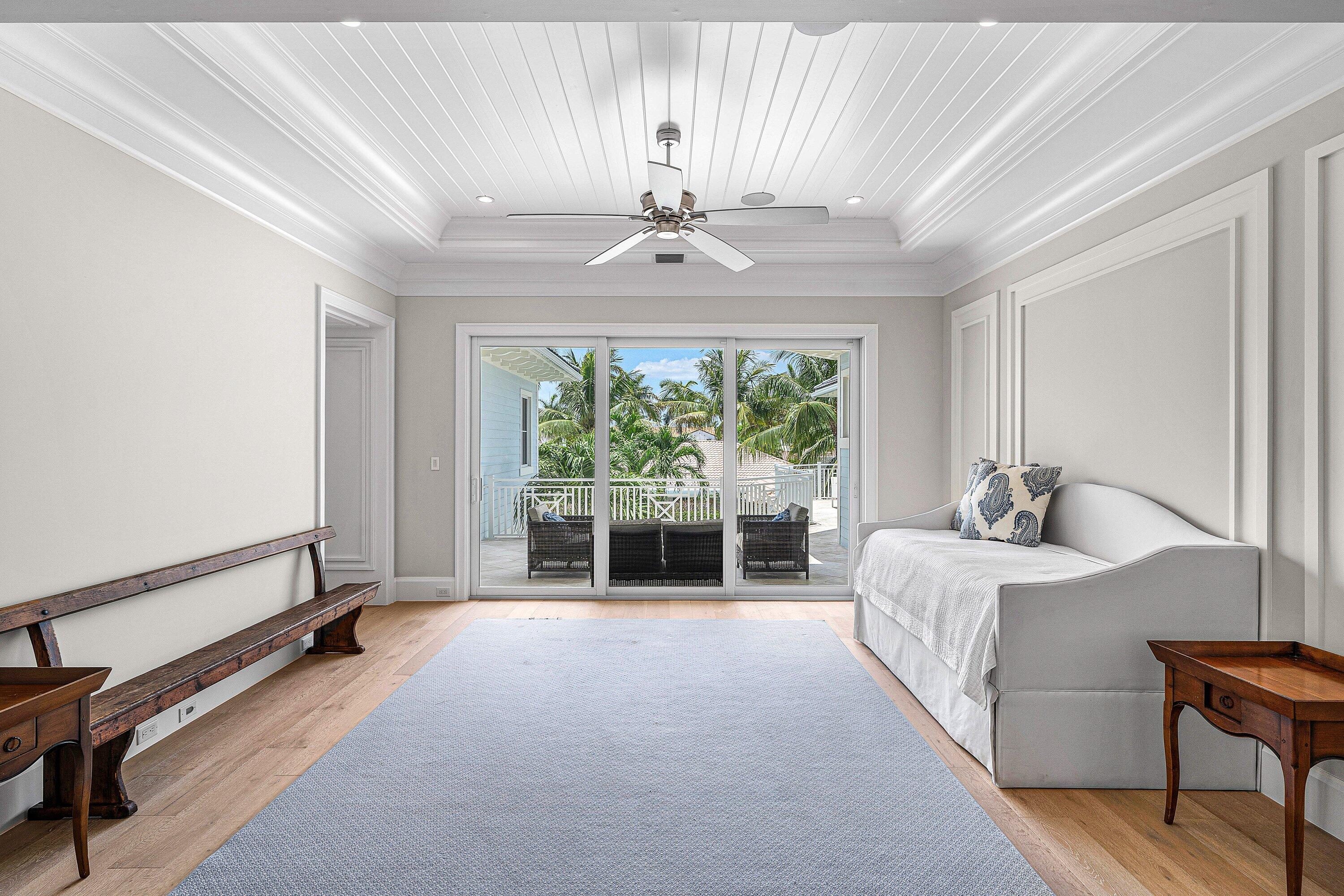 ROYAL PALM YACHT & COUNTRY CLUB - Residential