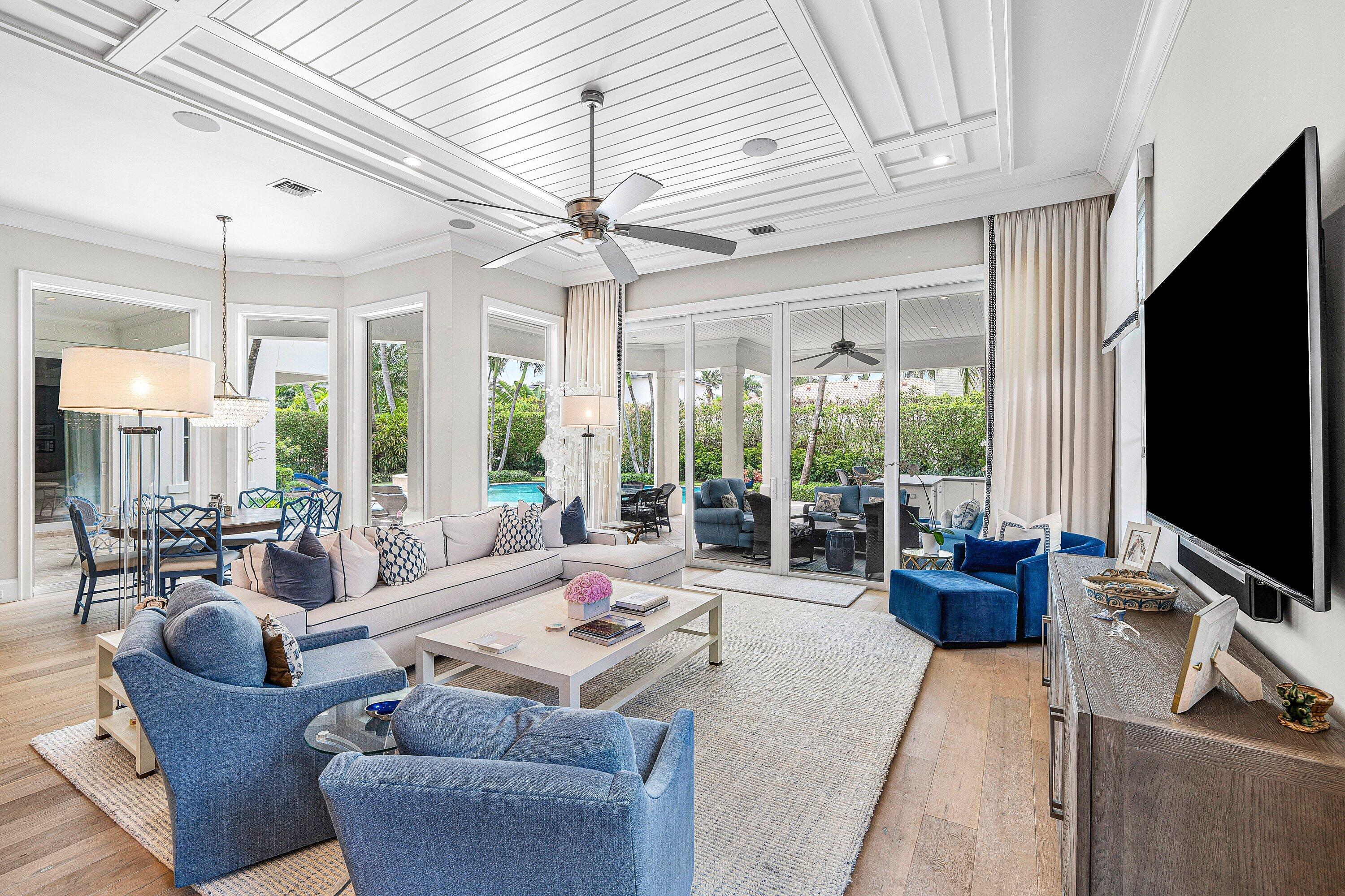 ROYAL PALM YACHT & COUNTRY CLUB - Residential