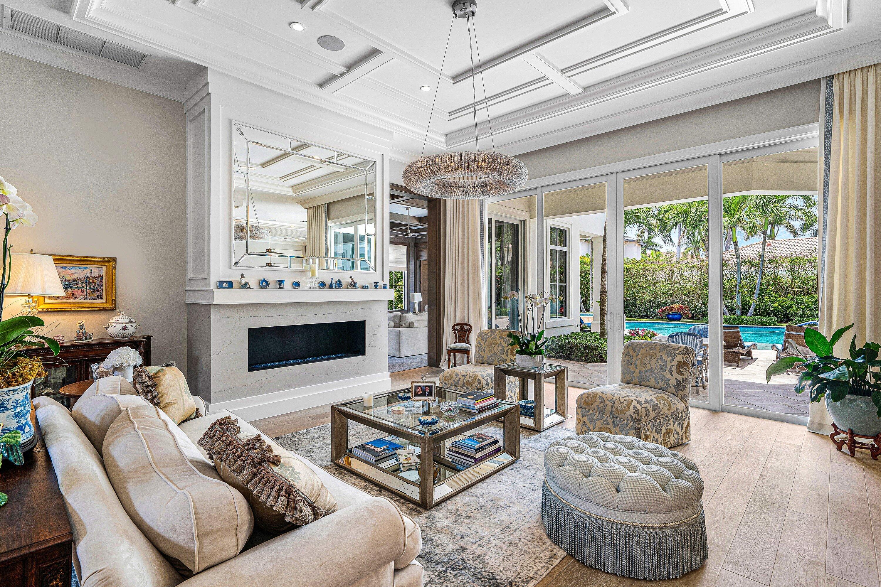 ROYAL PALM YACHT & COUNTRY CLUB - Residential
