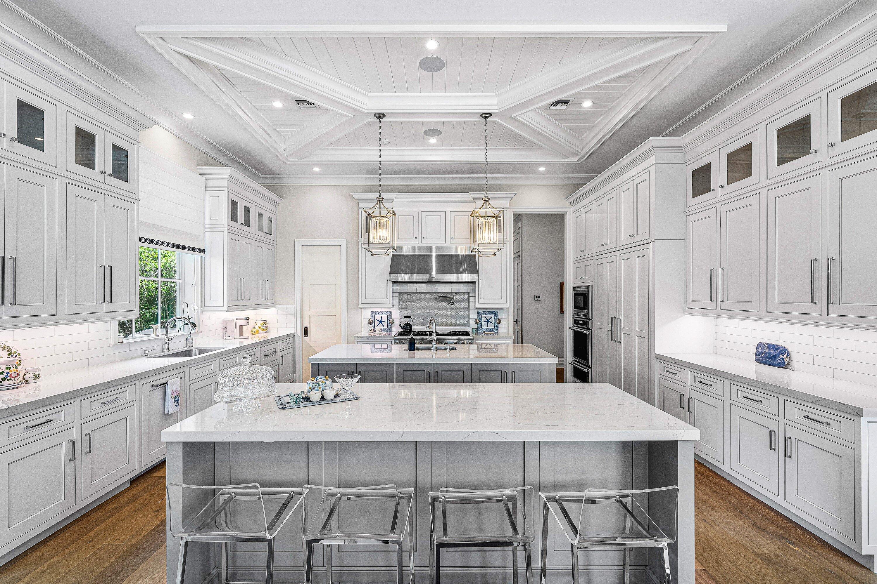 ROYAL PALM YACHT & COUNTRY CLUB - Residential