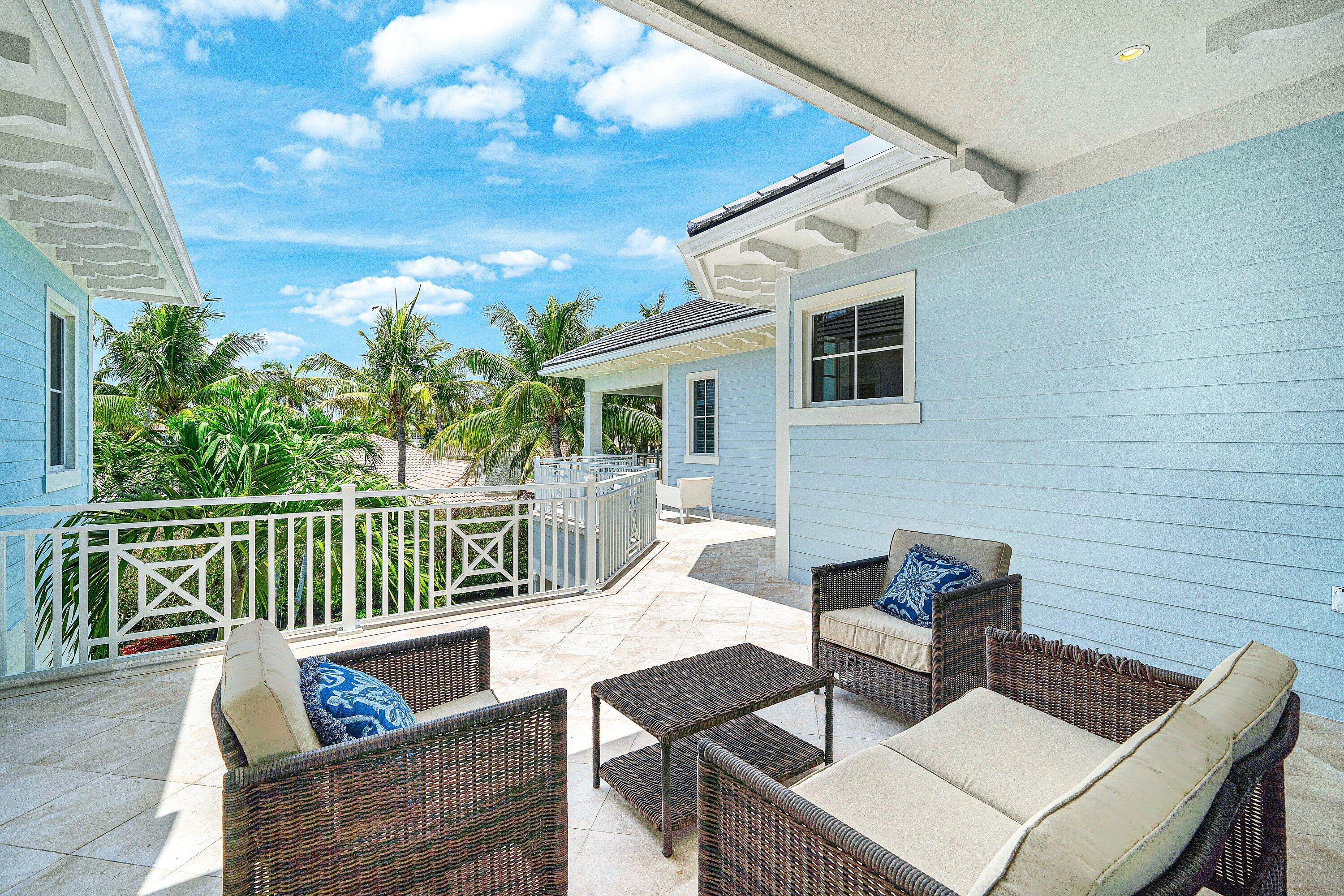 ROYAL PALM YACHT & COUNTRY CLUB - Residential