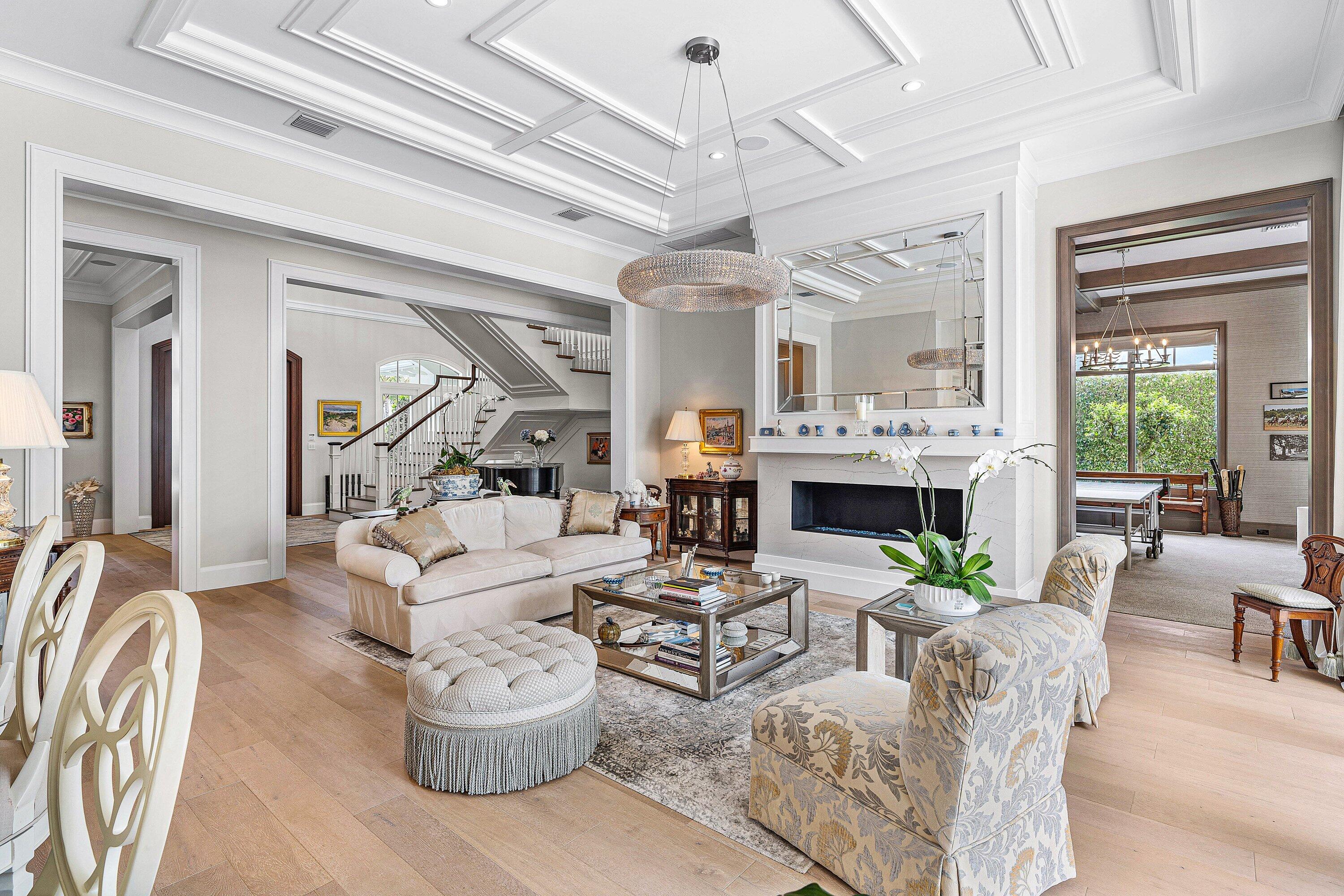 ROYAL PALM YACHT & COUNTRY CLUB - Residential