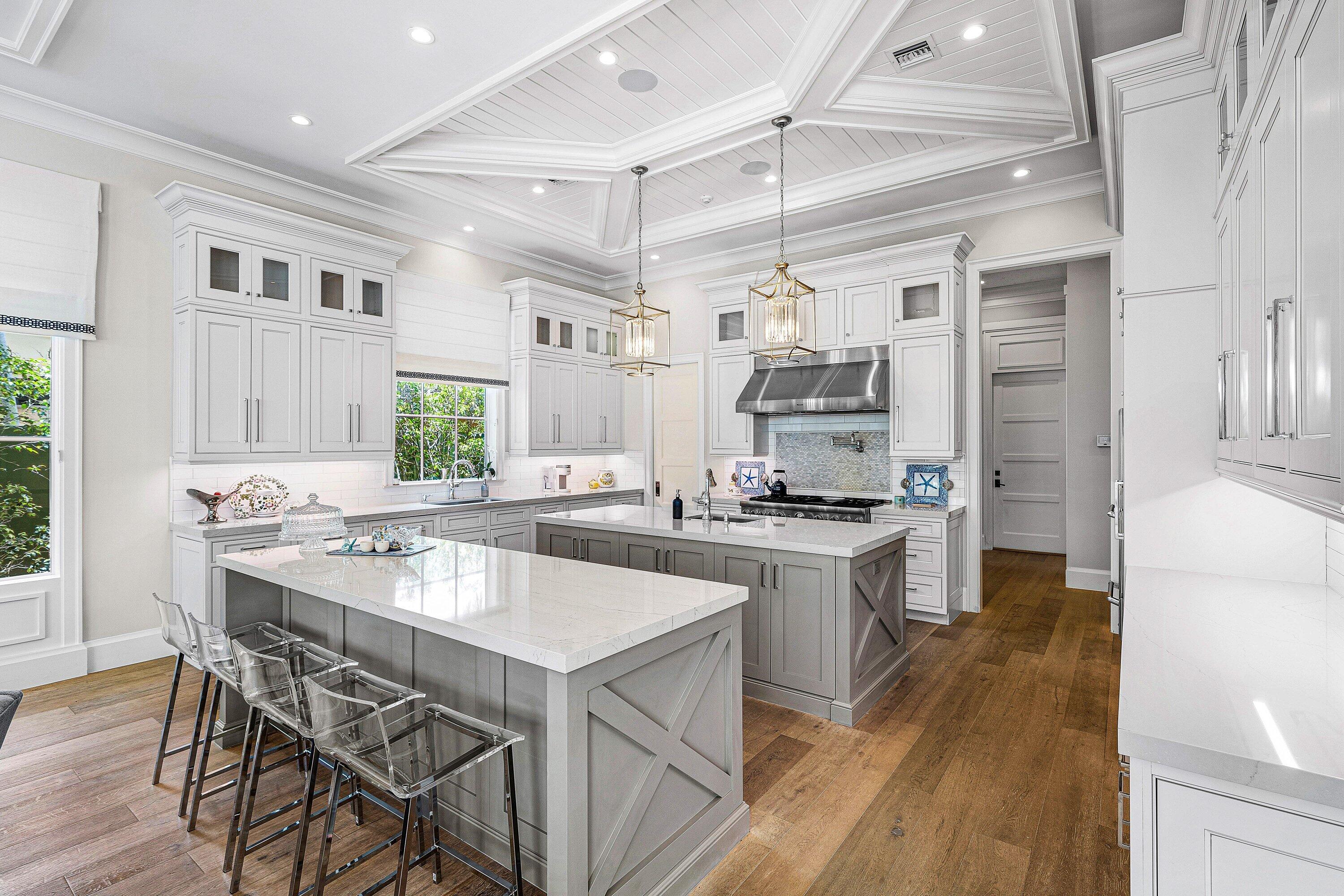 ROYAL PALM YACHT & COUNTRY CLUB - Residential