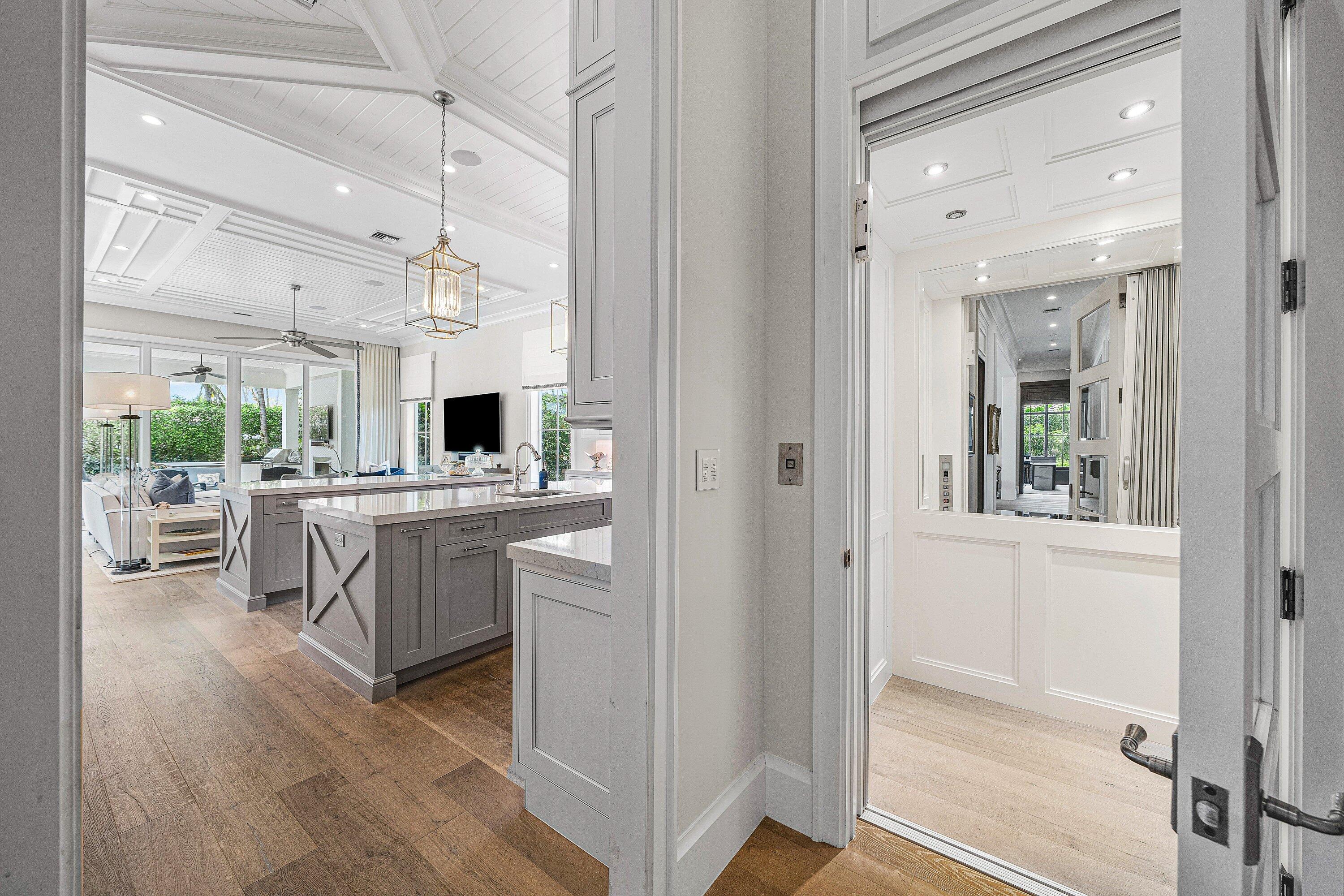 ROYAL PALM YACHT & COUNTRY CLUB - Residential
