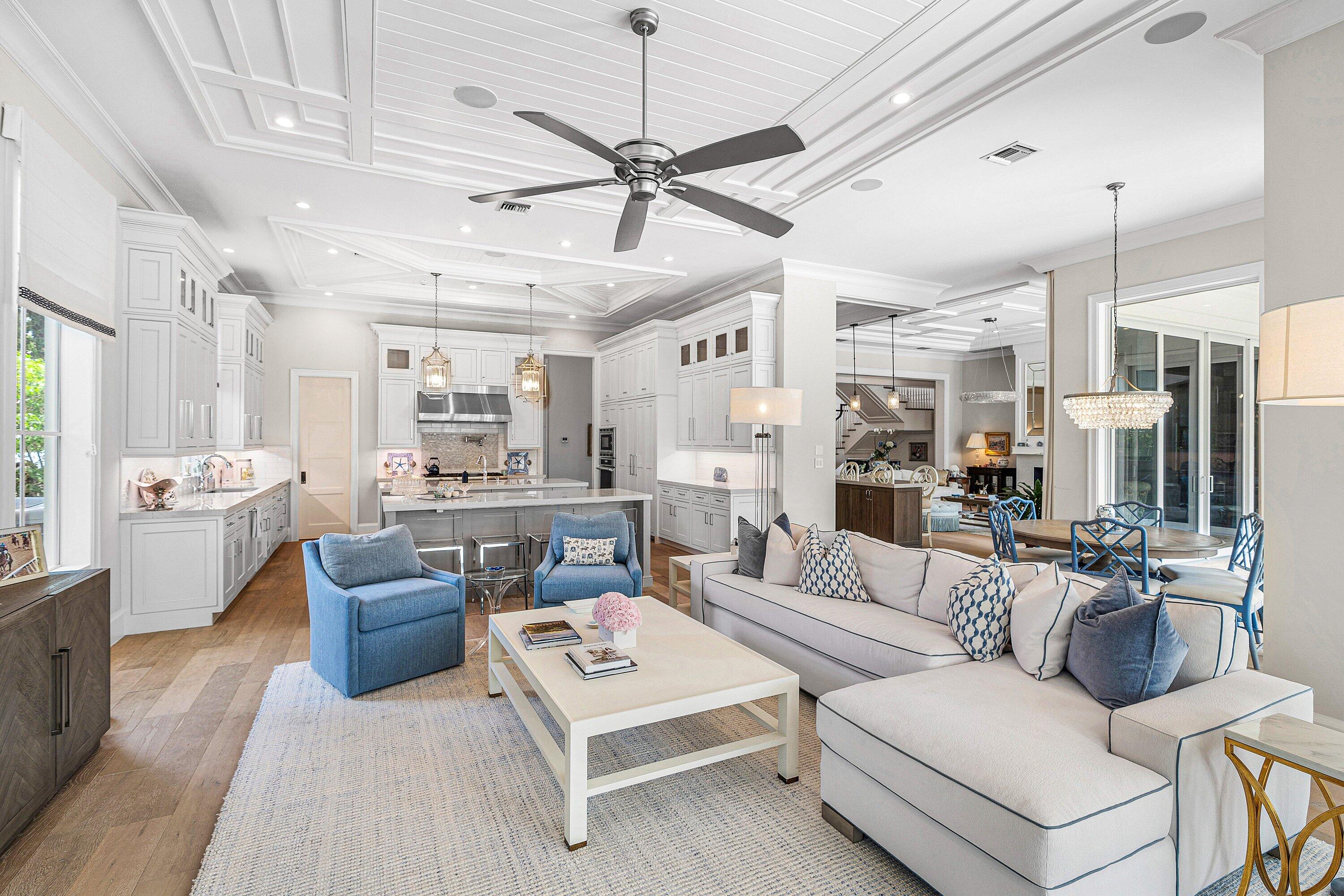 ROYAL PALM YACHT & COUNTRY CLUB - Residential