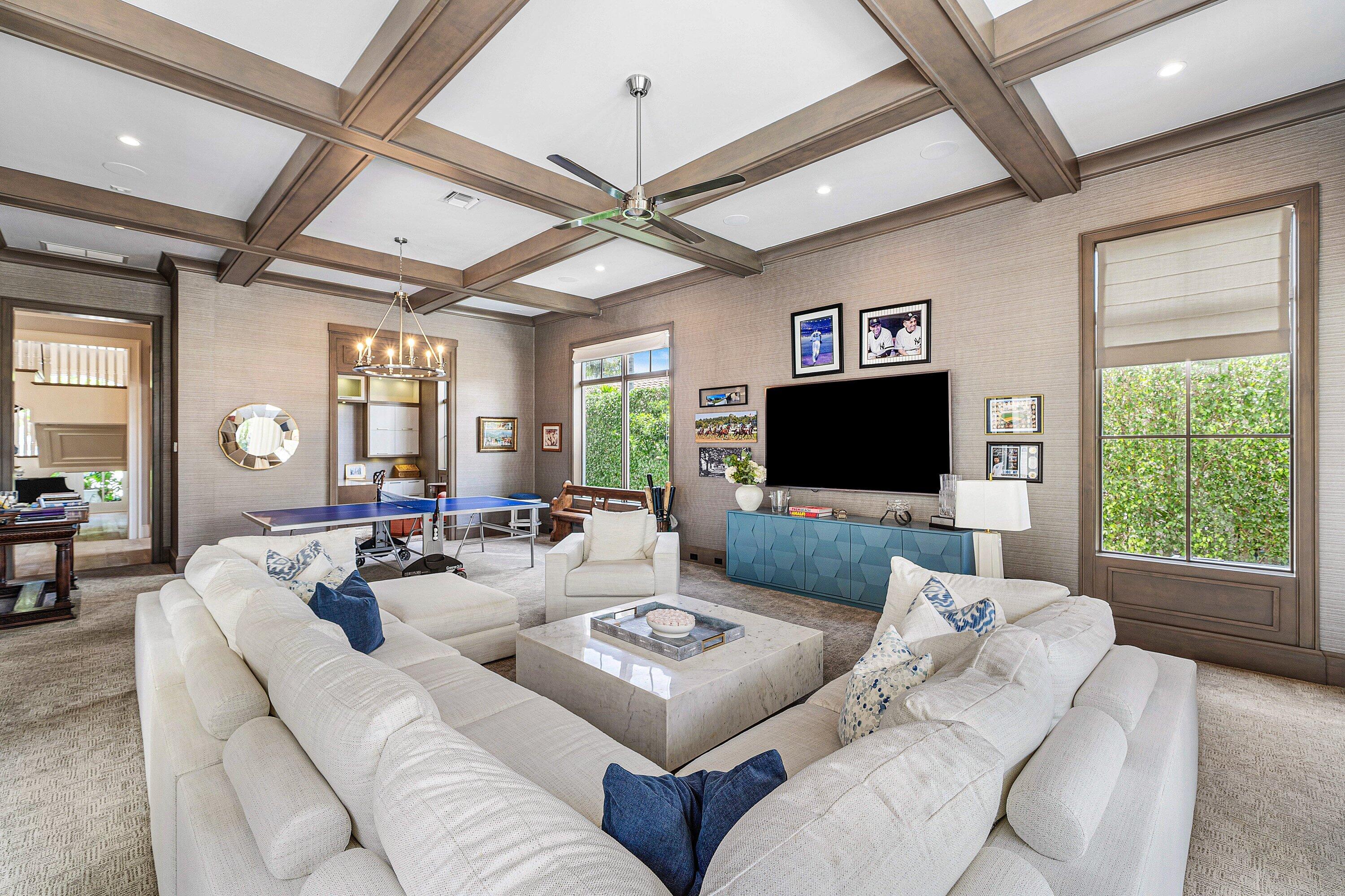 ROYAL PALM YACHT & COUNTRY CLUB - Residential
