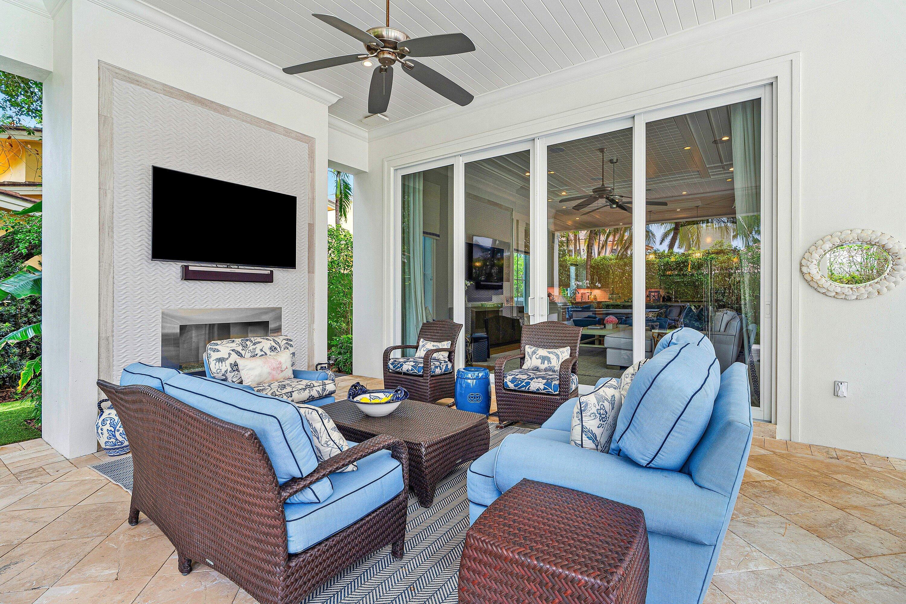 ROYAL PALM YACHT & COUNTRY CLUB - Residential