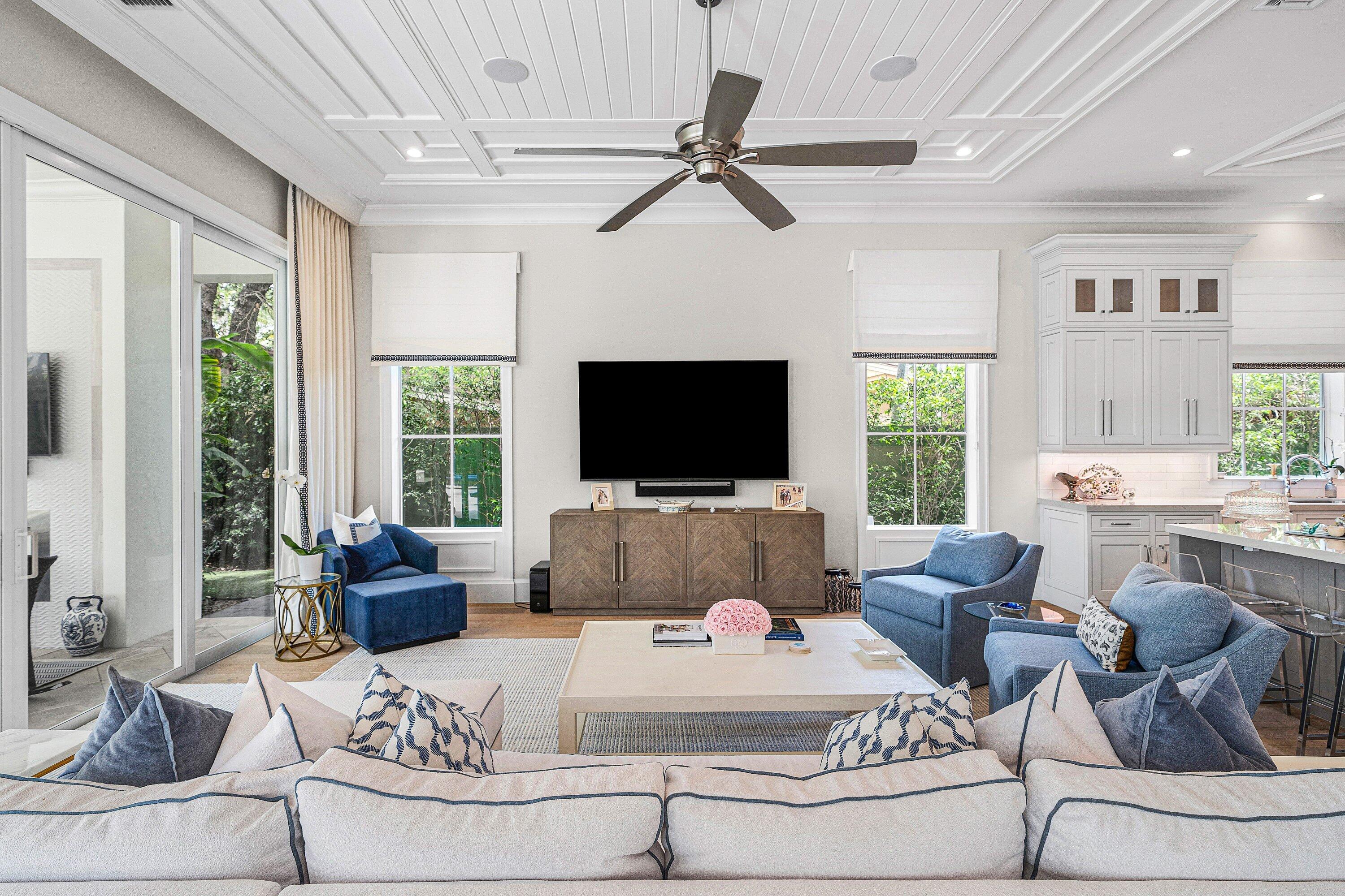 ROYAL PALM YACHT & COUNTRY CLUB - Residential