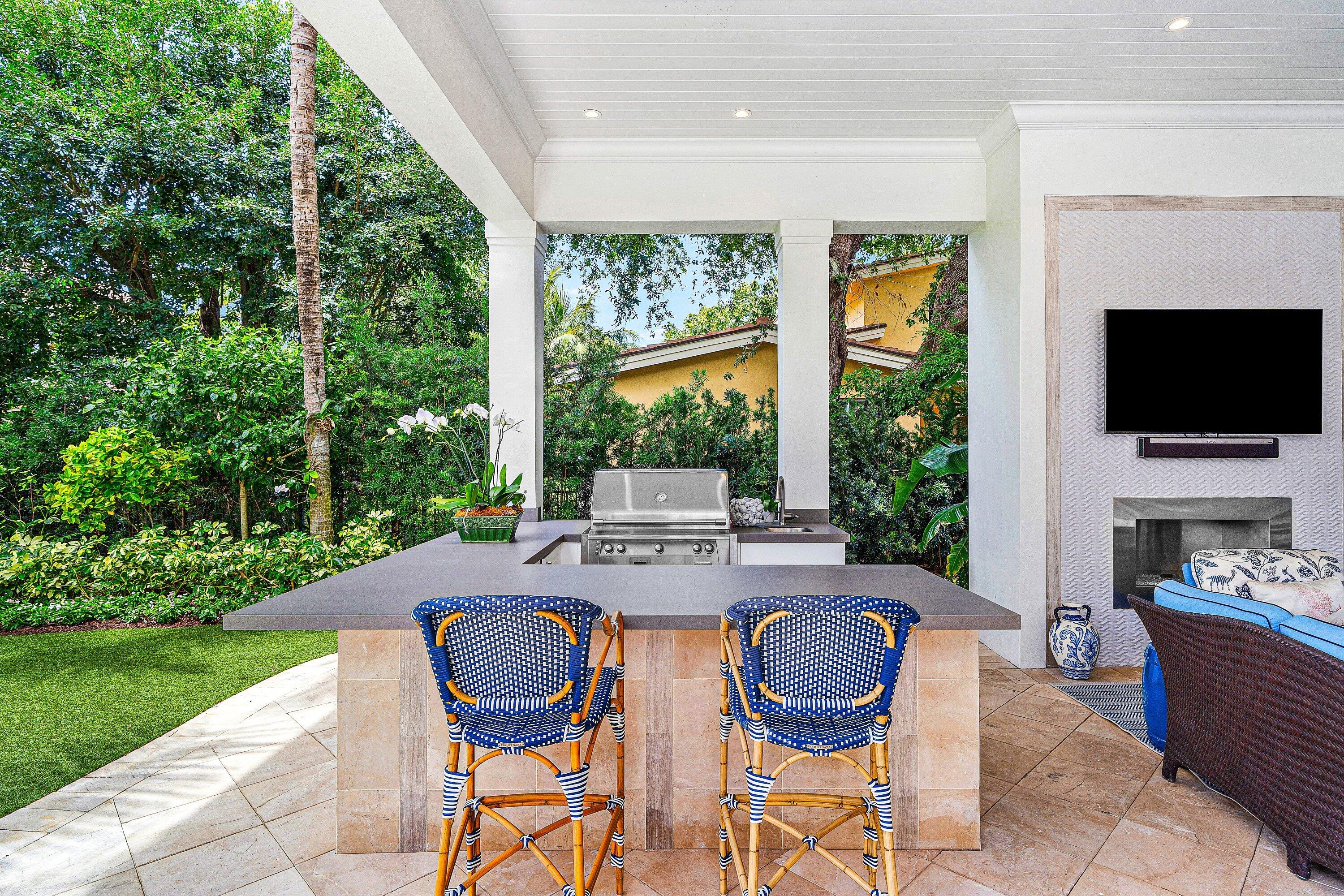 ROYAL PALM YACHT & COUNTRY CLUB - Residential