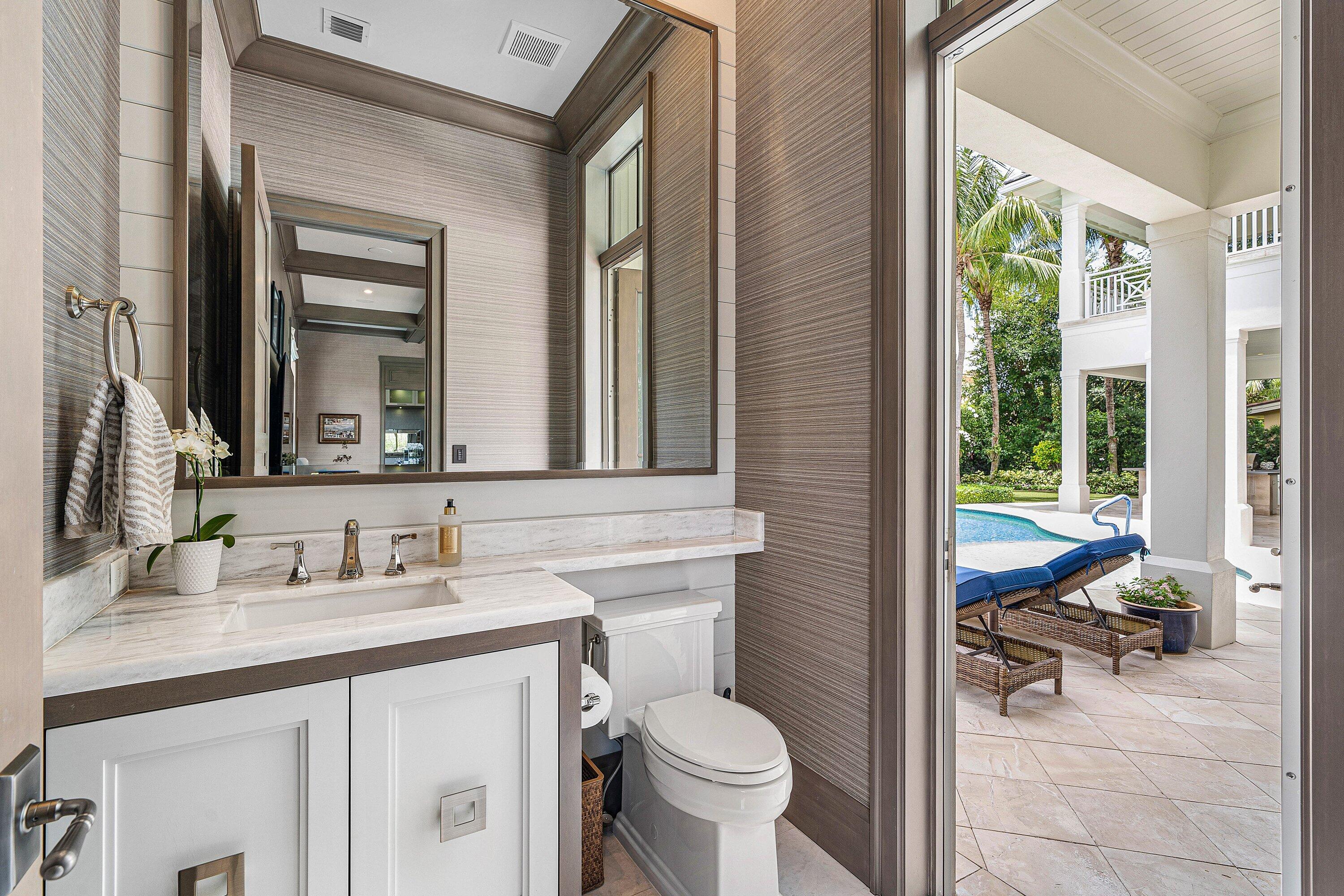 ROYAL PALM YACHT & COUNTRY CLUB - Residential