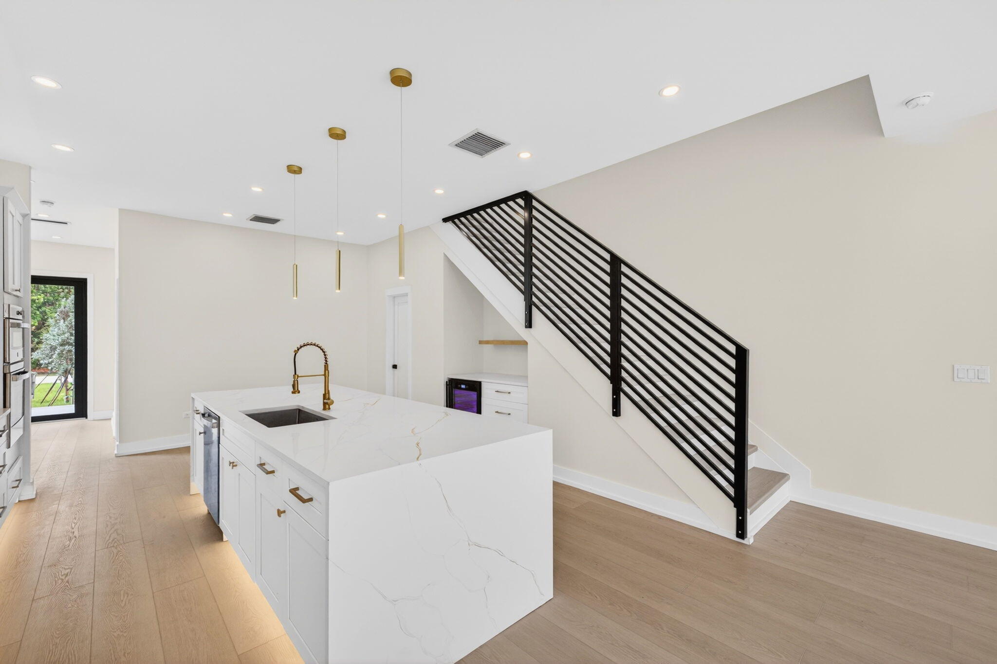 Tarpon River - Residential