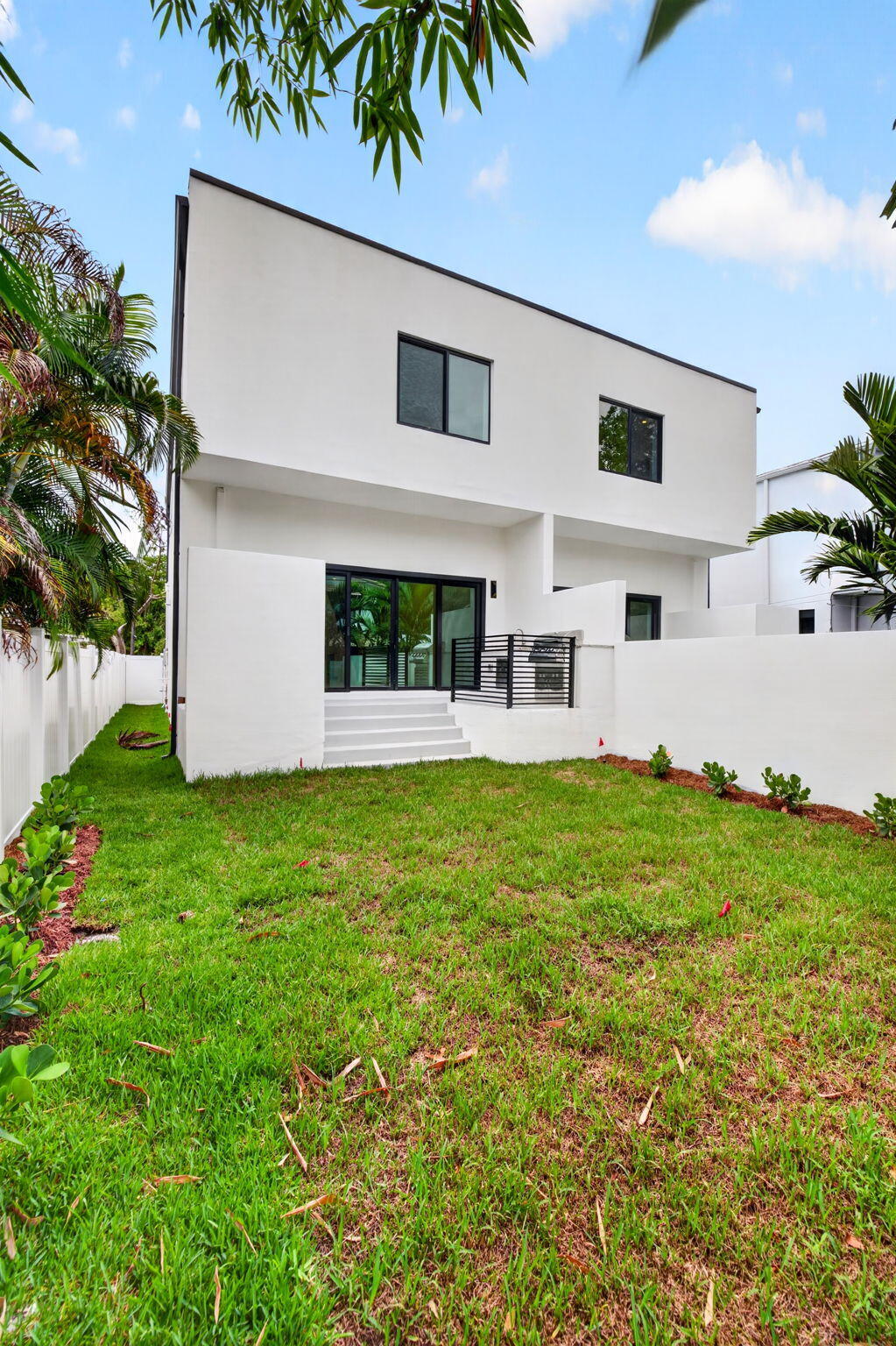 Tarpon River - Residential