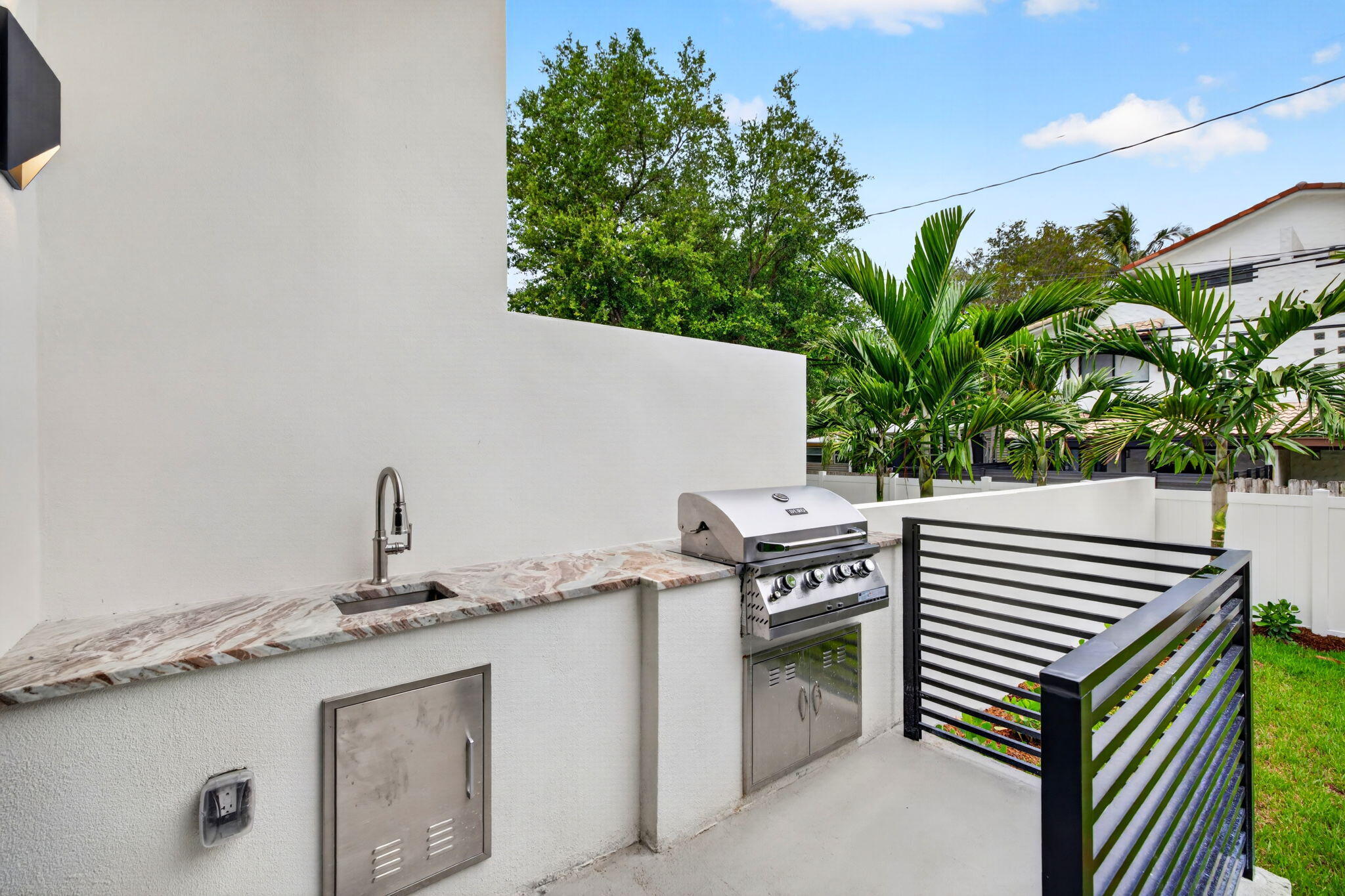 Tarpon River - Residential