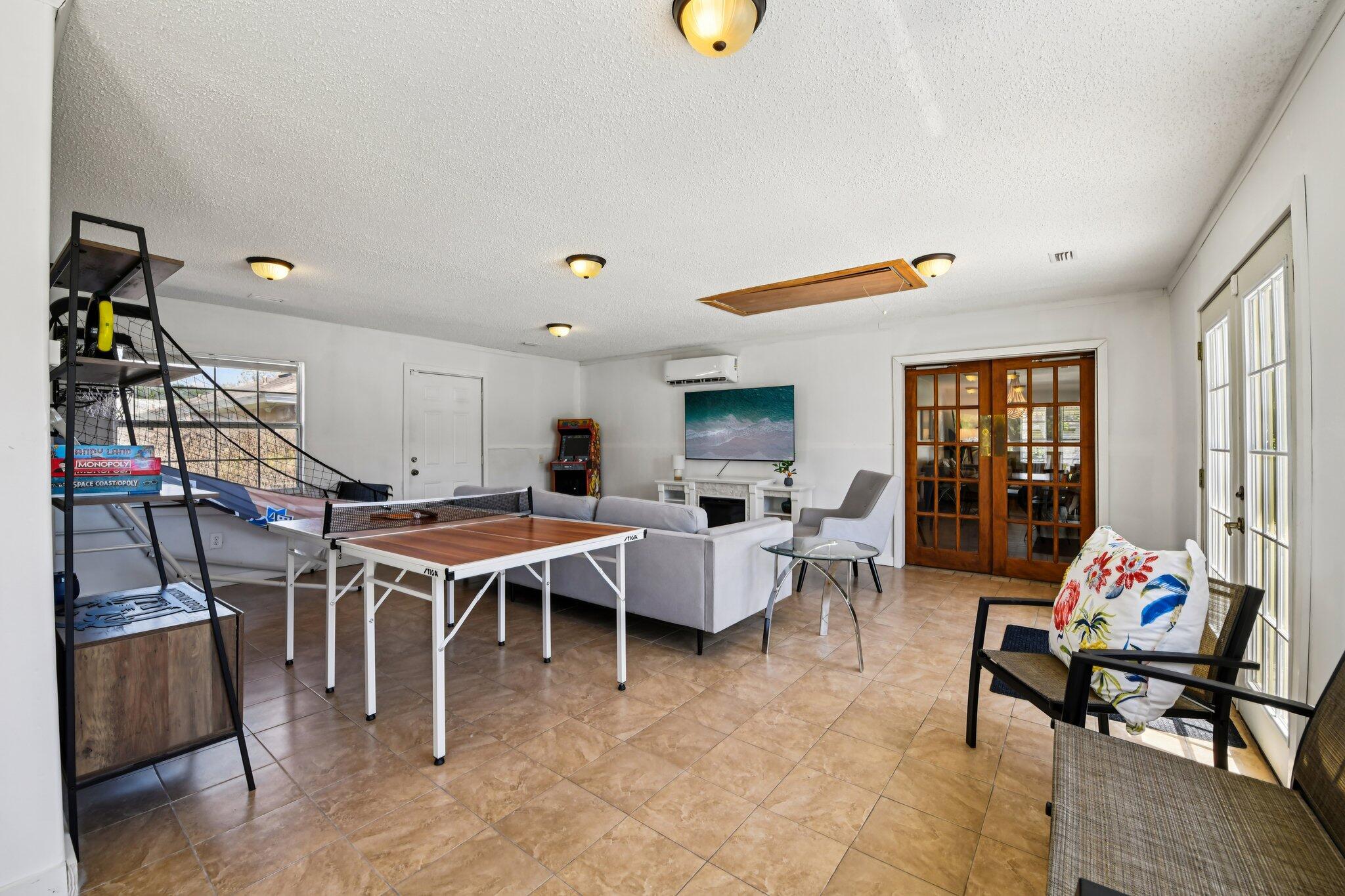 CARLTON GROVES SOUTH UNIT 1 - Residential Lease