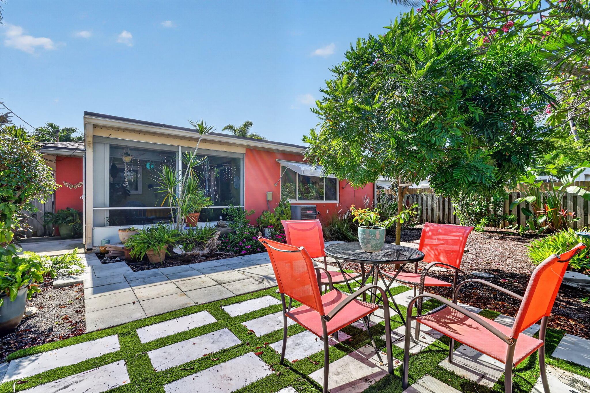 NORTH LAKE WORTH - Residential