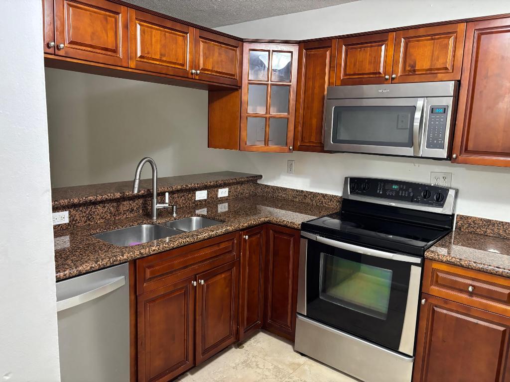 VILLAS DE VENEZIA CONDO - Residential