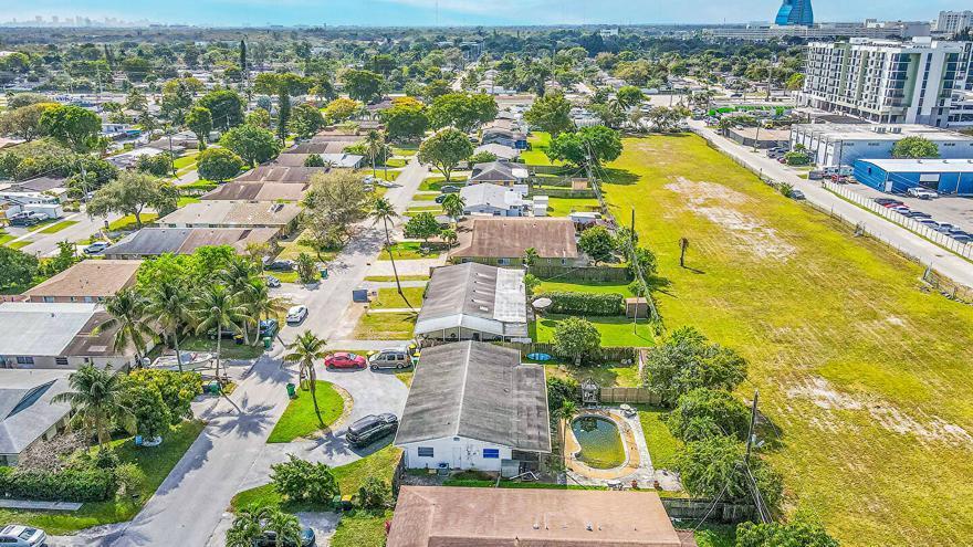 GOLD COAST TWIN VILLAS WEST - Residential Income
