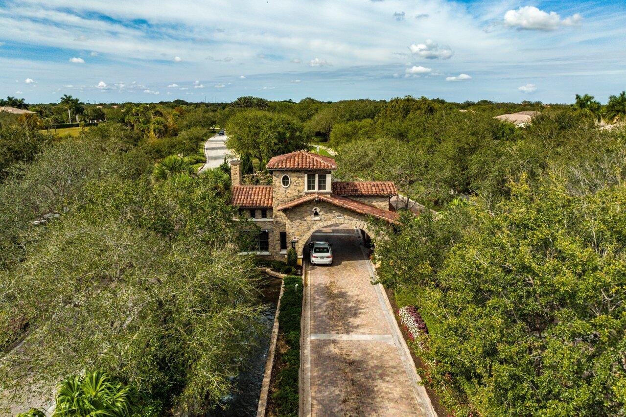PARKLAND GOLF & COUNTRY CLUB - Residential Lease