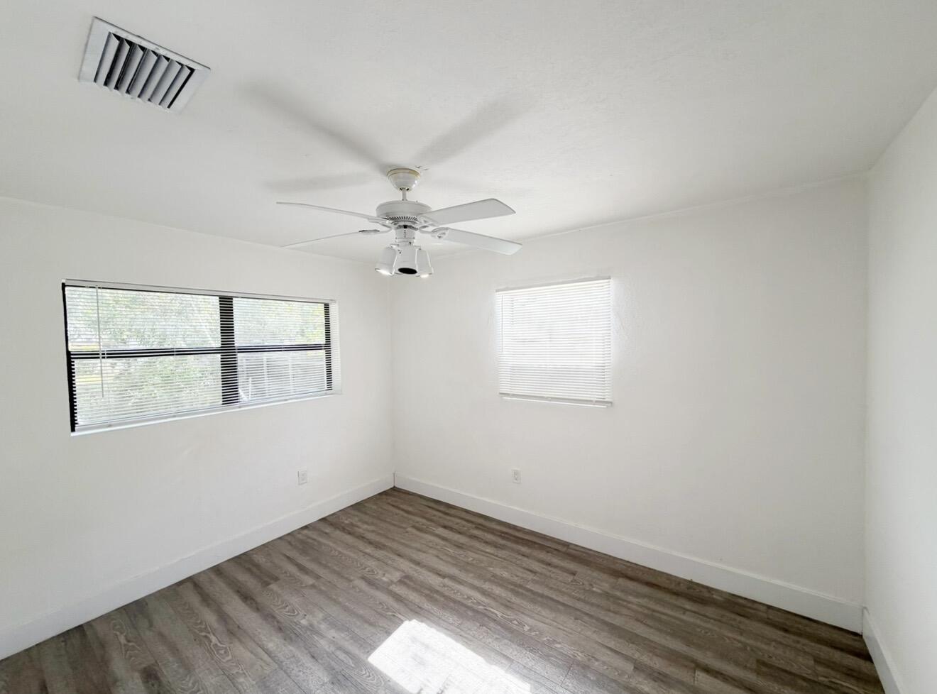 TAYLOR MANOR - Residential Lease