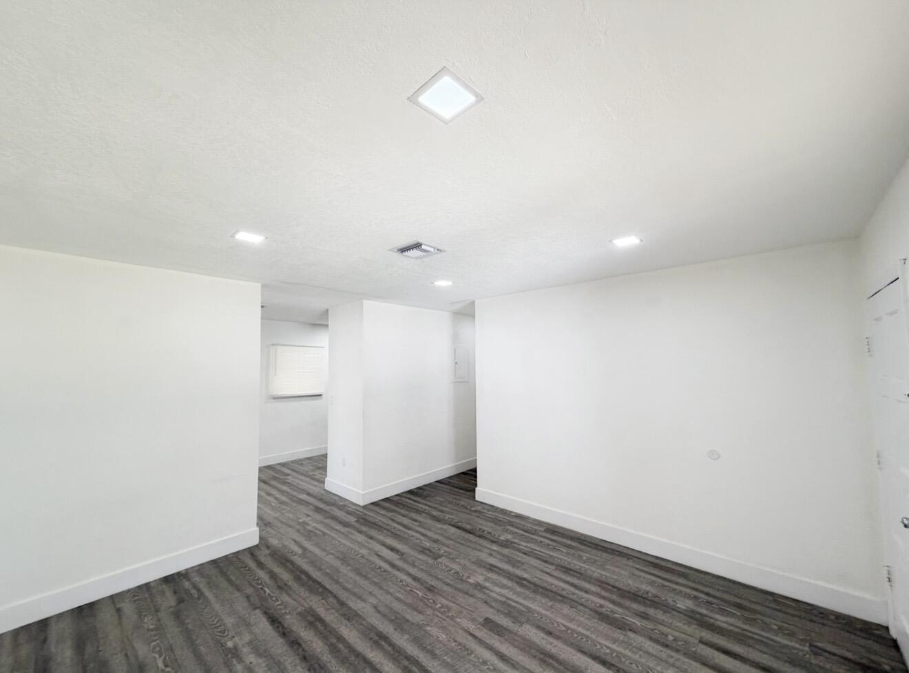 TAYLOR MANOR - Residential Lease