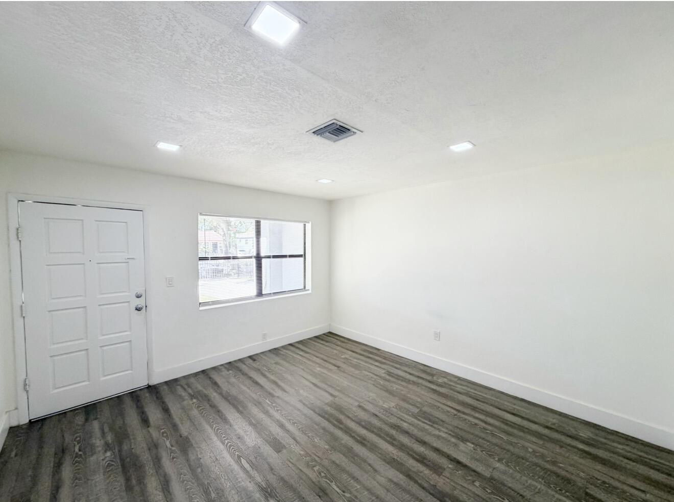 TAYLOR MANOR - Residential Lease