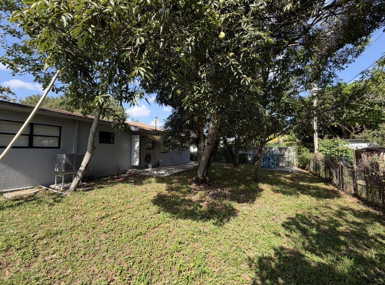 TAYLOR MANOR - Residential Lease