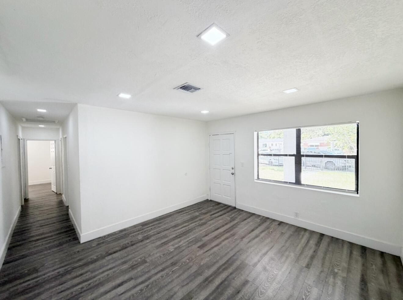 TAYLOR MANOR - Residential Lease