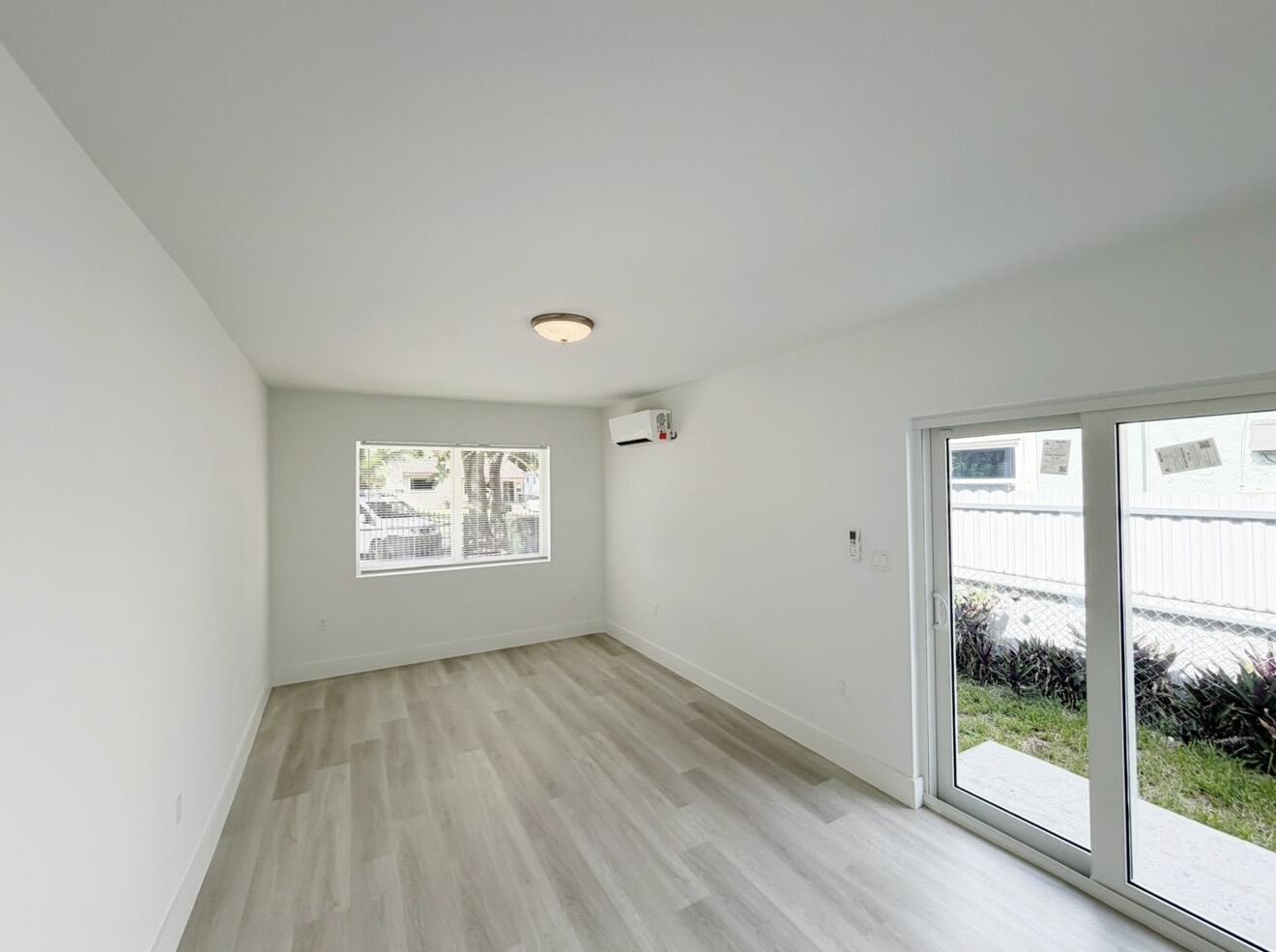 TAYLOR MANOR - Residential Lease