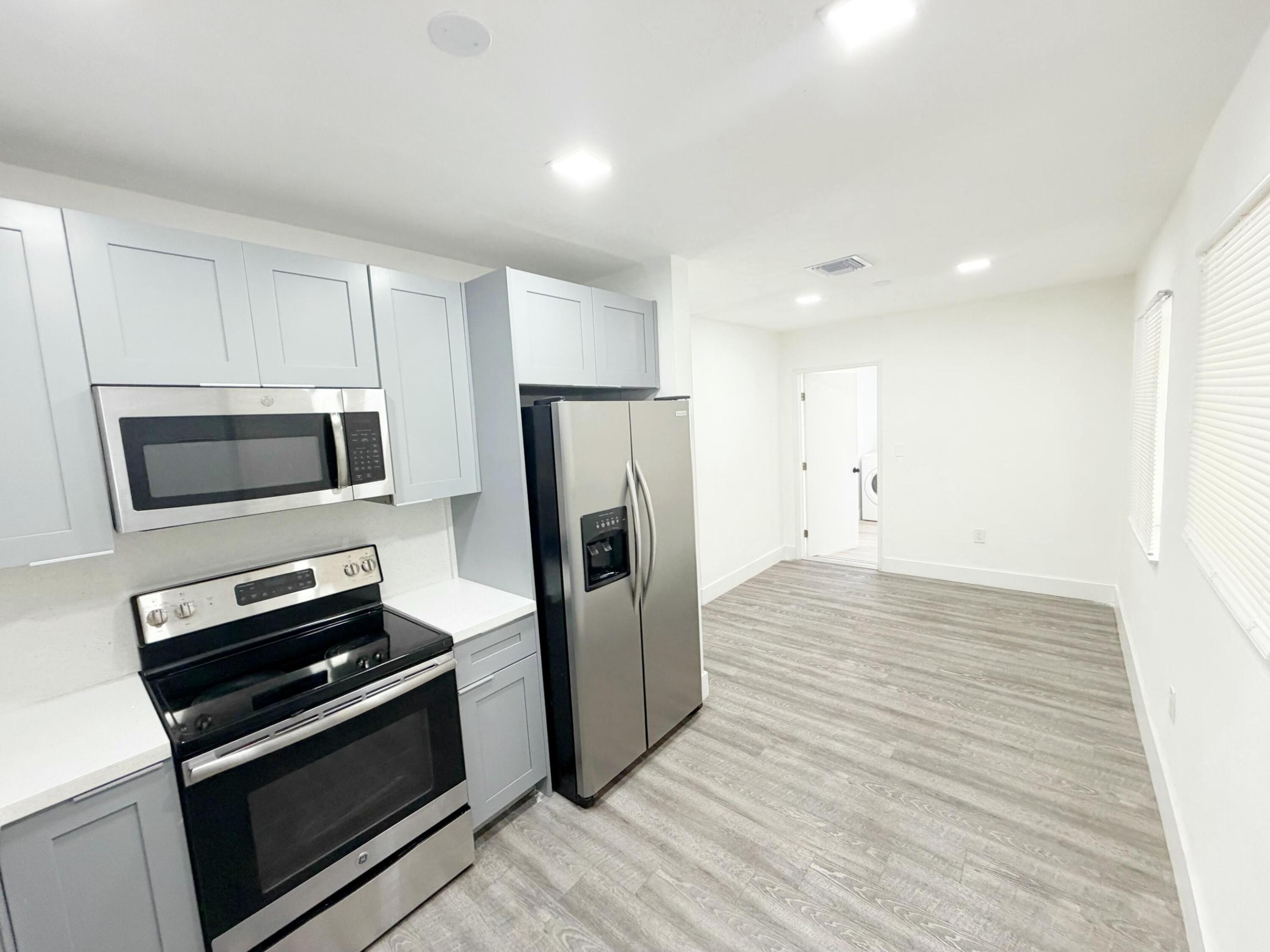 TAYLOR MANOR - Residential Lease