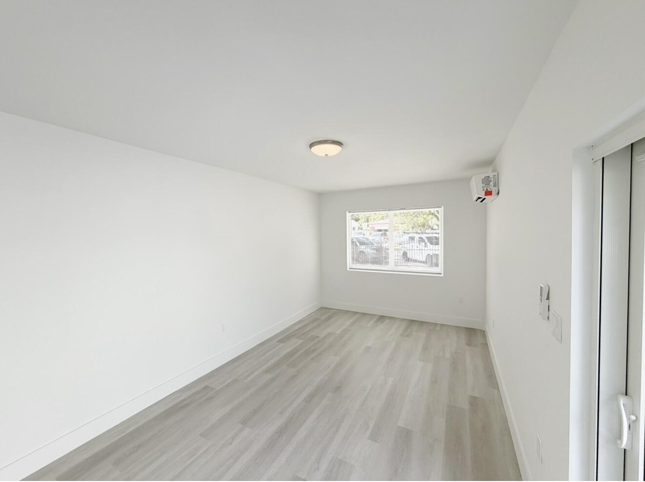 TAYLOR MANOR - Residential Lease