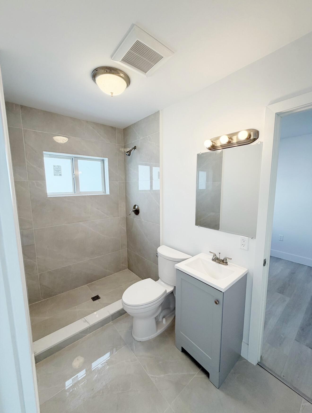 TAYLOR MANOR - Residential Lease