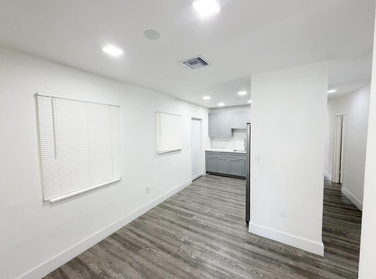 TAYLOR MANOR - Residential Lease
