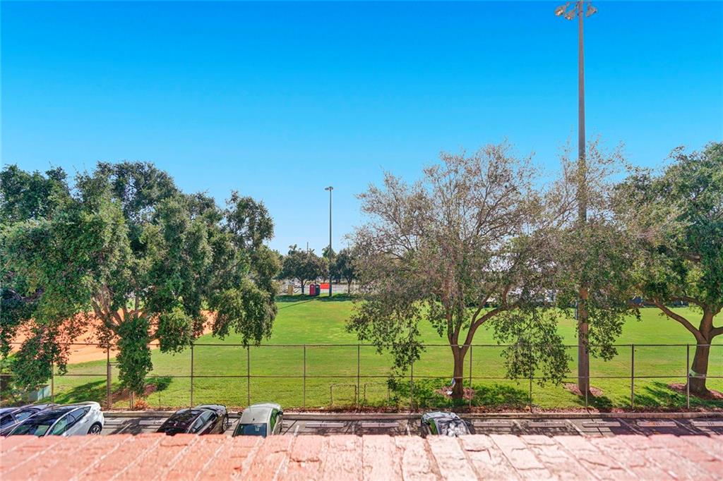 Lighthouse Point Plaza - Residential