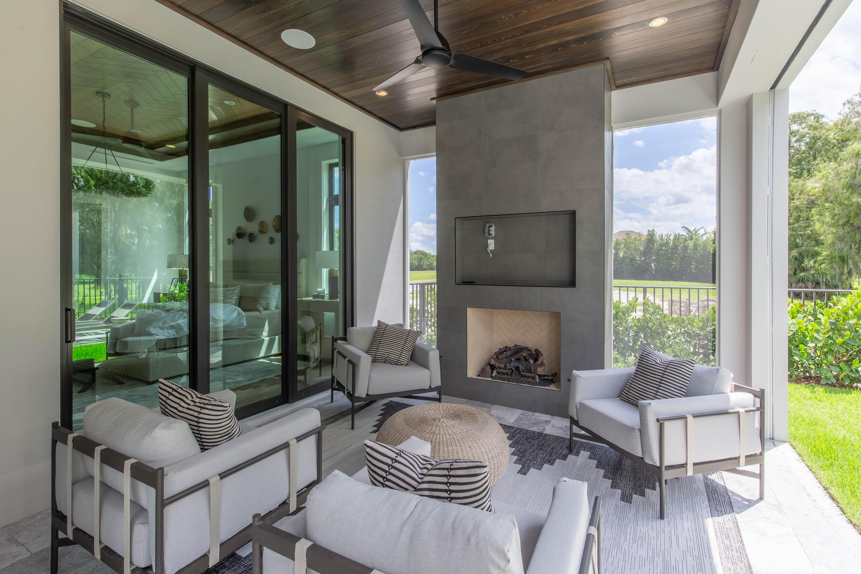 BLUE CYPRESS REPL AT PALM BEACH POLO & COUNTRY CLU - Residential
