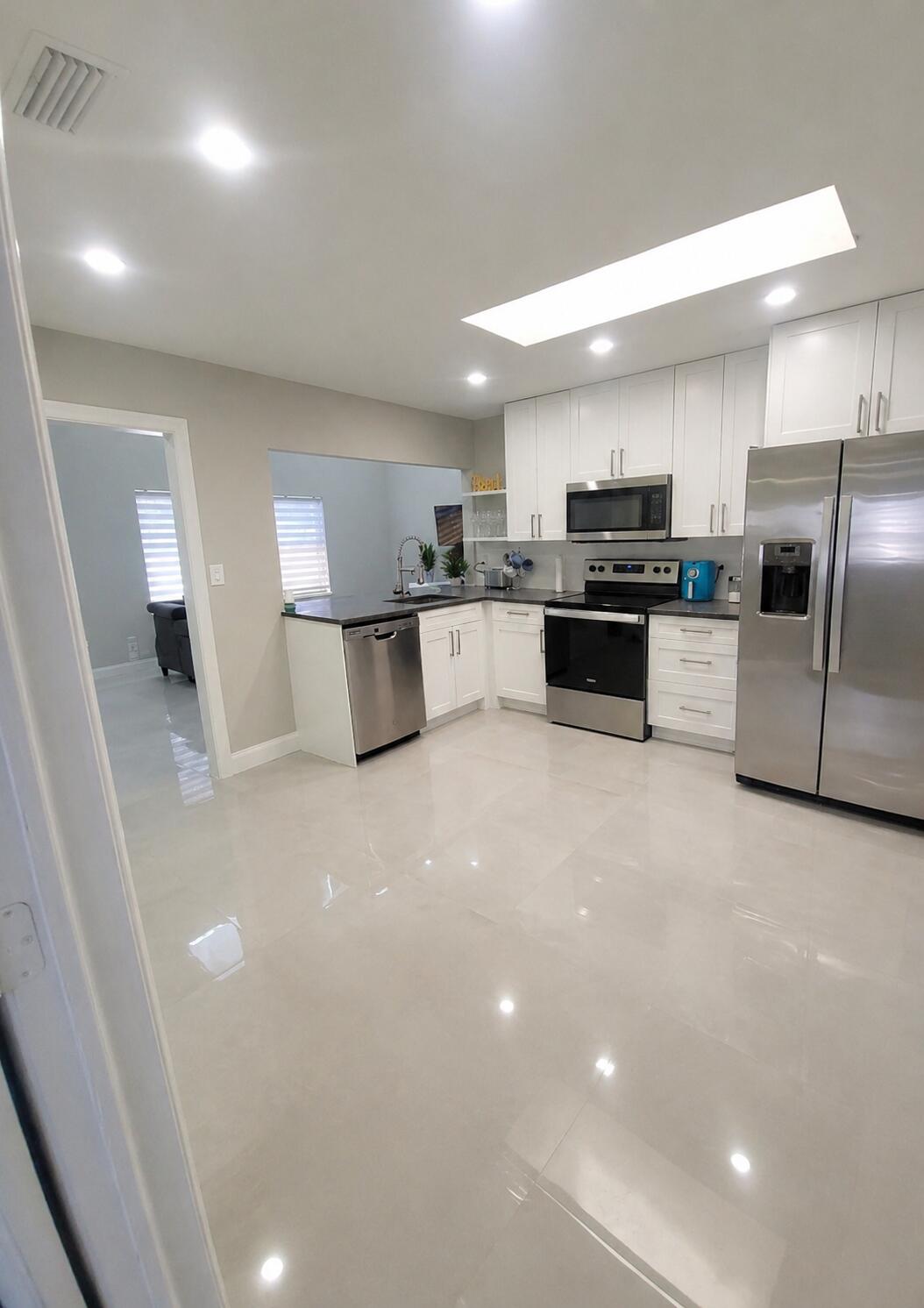 DEERFIELD BEACH GARDENS - Residential Income