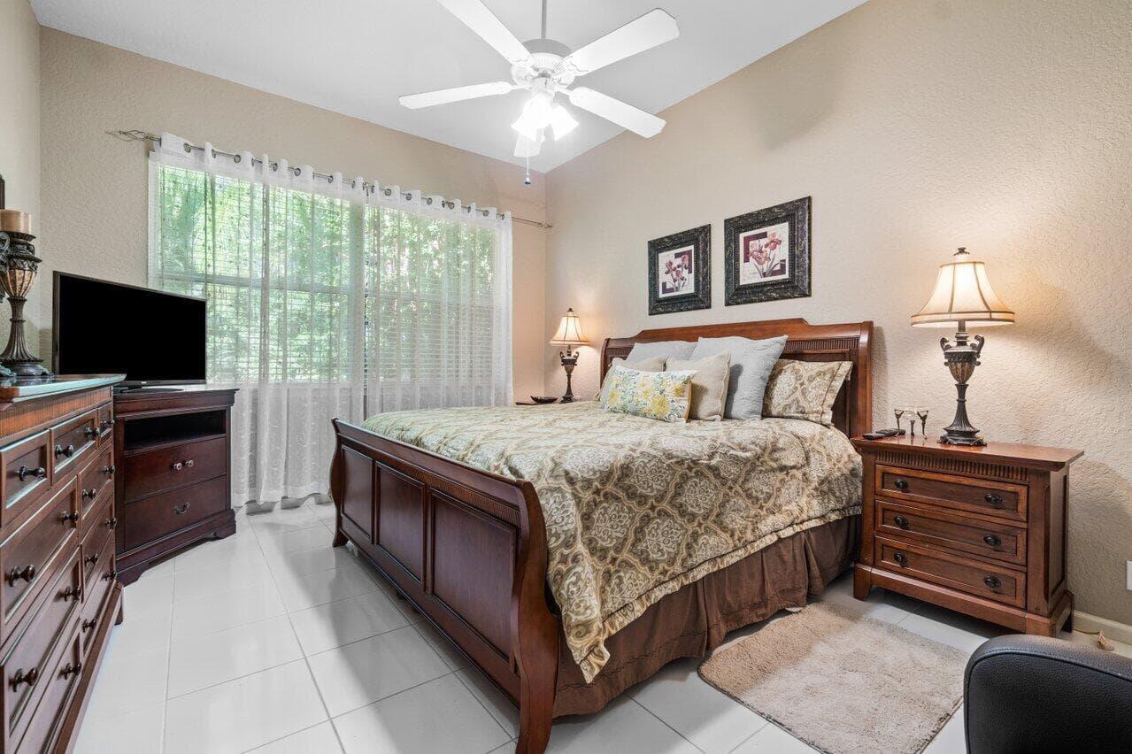 ABERDEEN 18 - Residential Lease