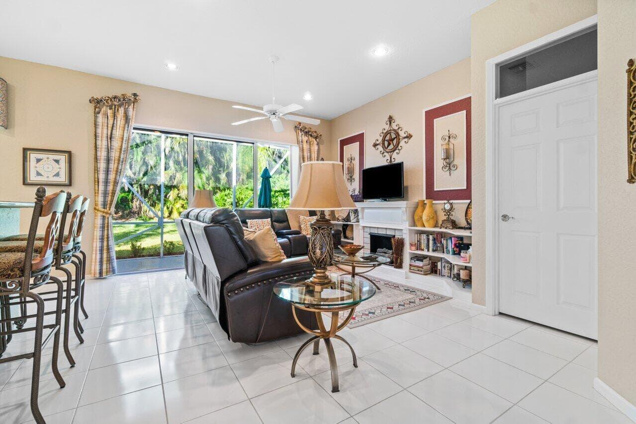 ABERDEEN 18 - Residential Lease